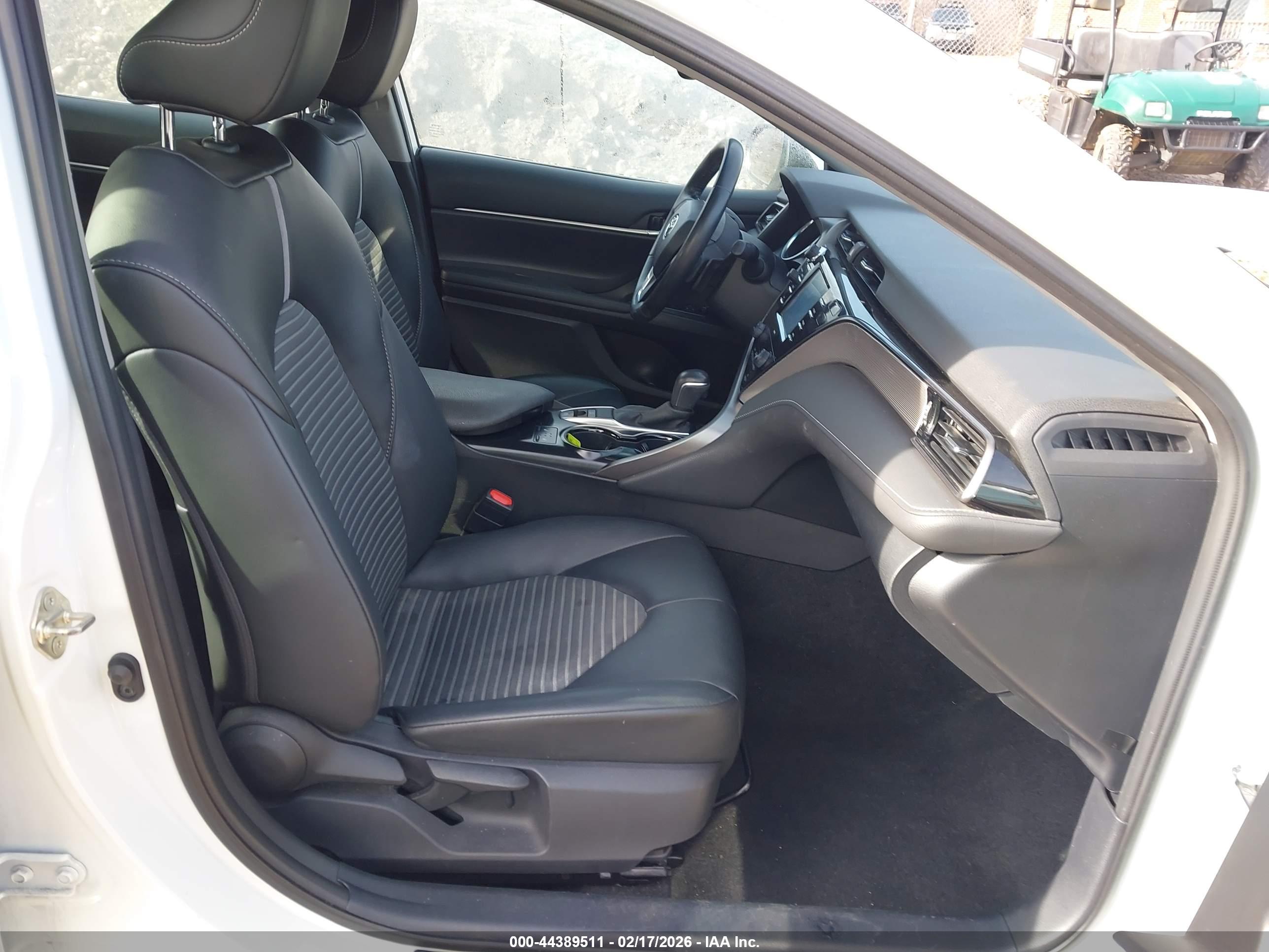 TOYOTA CAMRY image 5