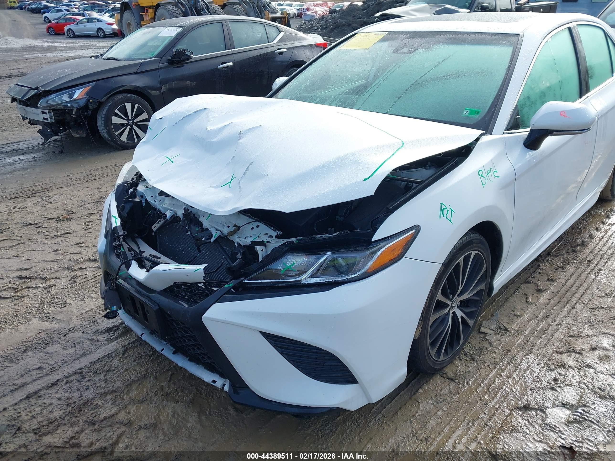 TOYOTA CAMRY image 6