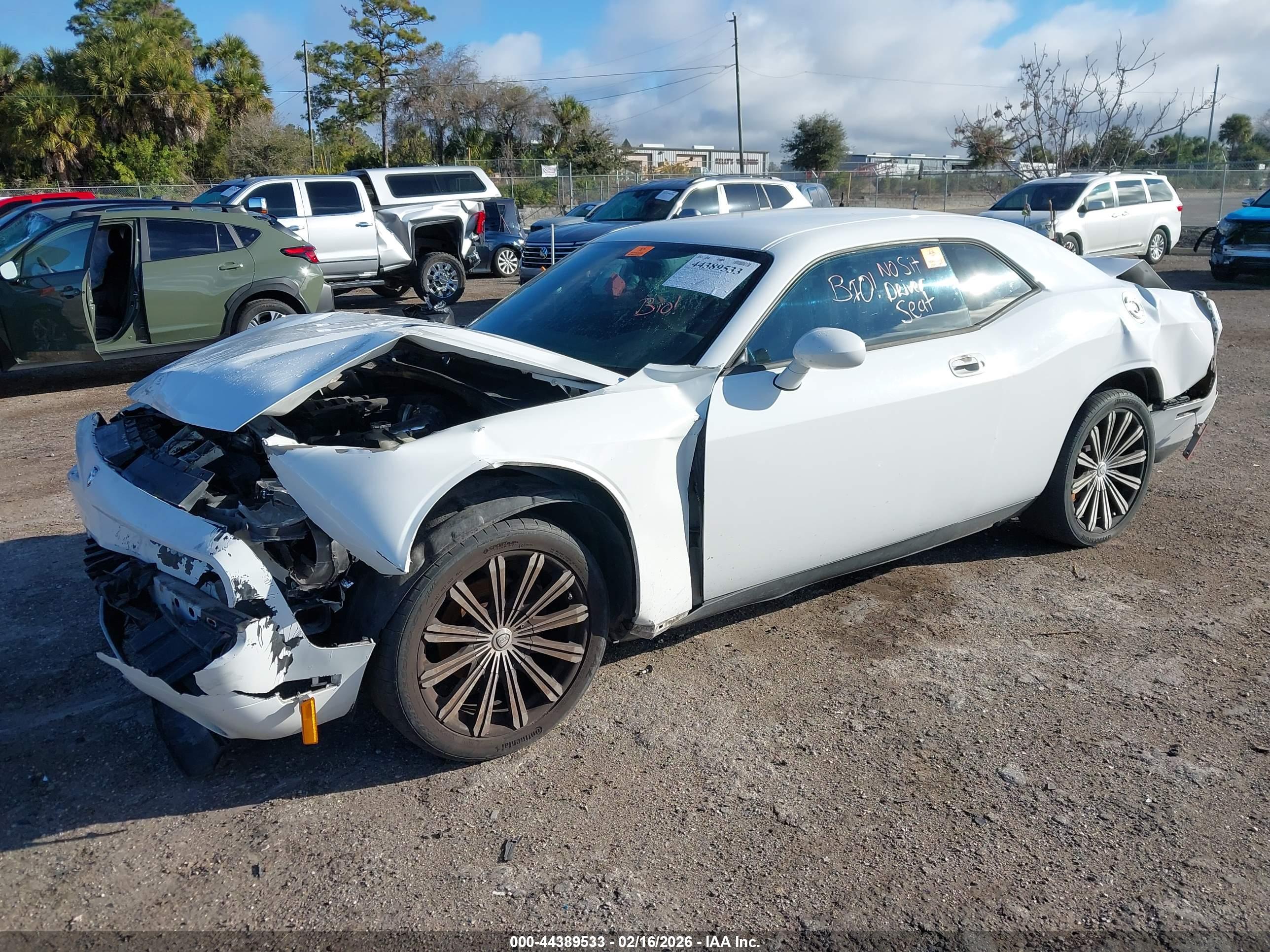 DODGE CHALLENGER image 2