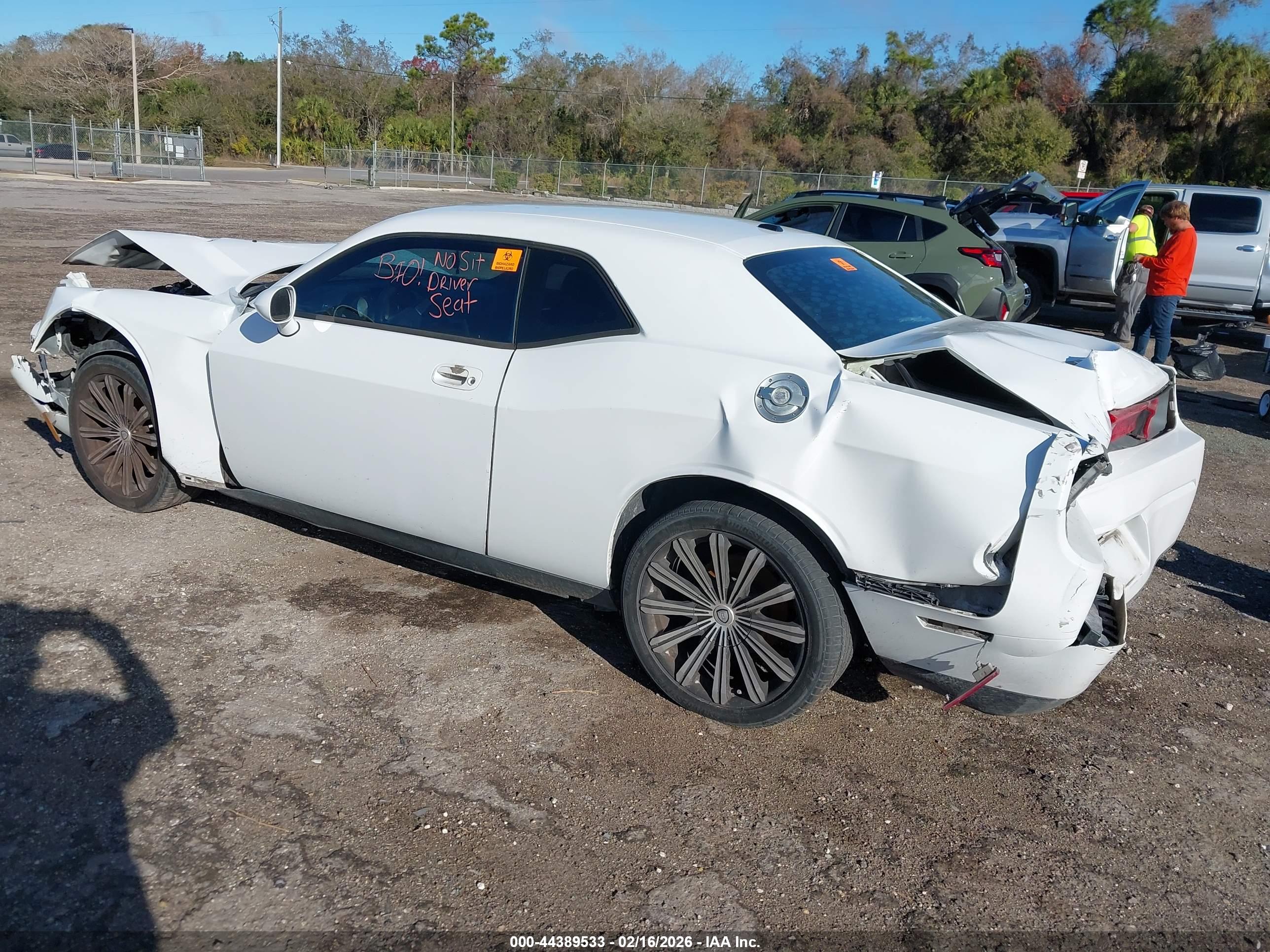 DODGE CHALLENGER image 3