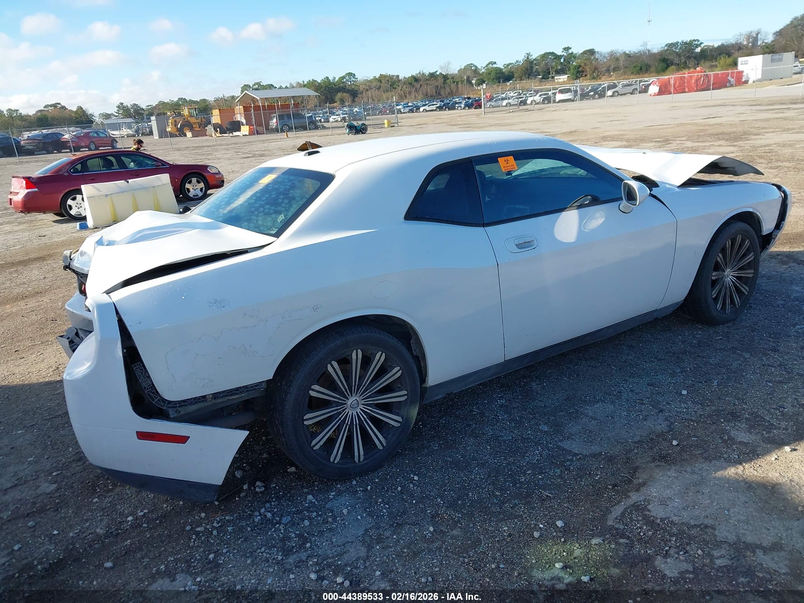DODGE CHALLENGER image 4