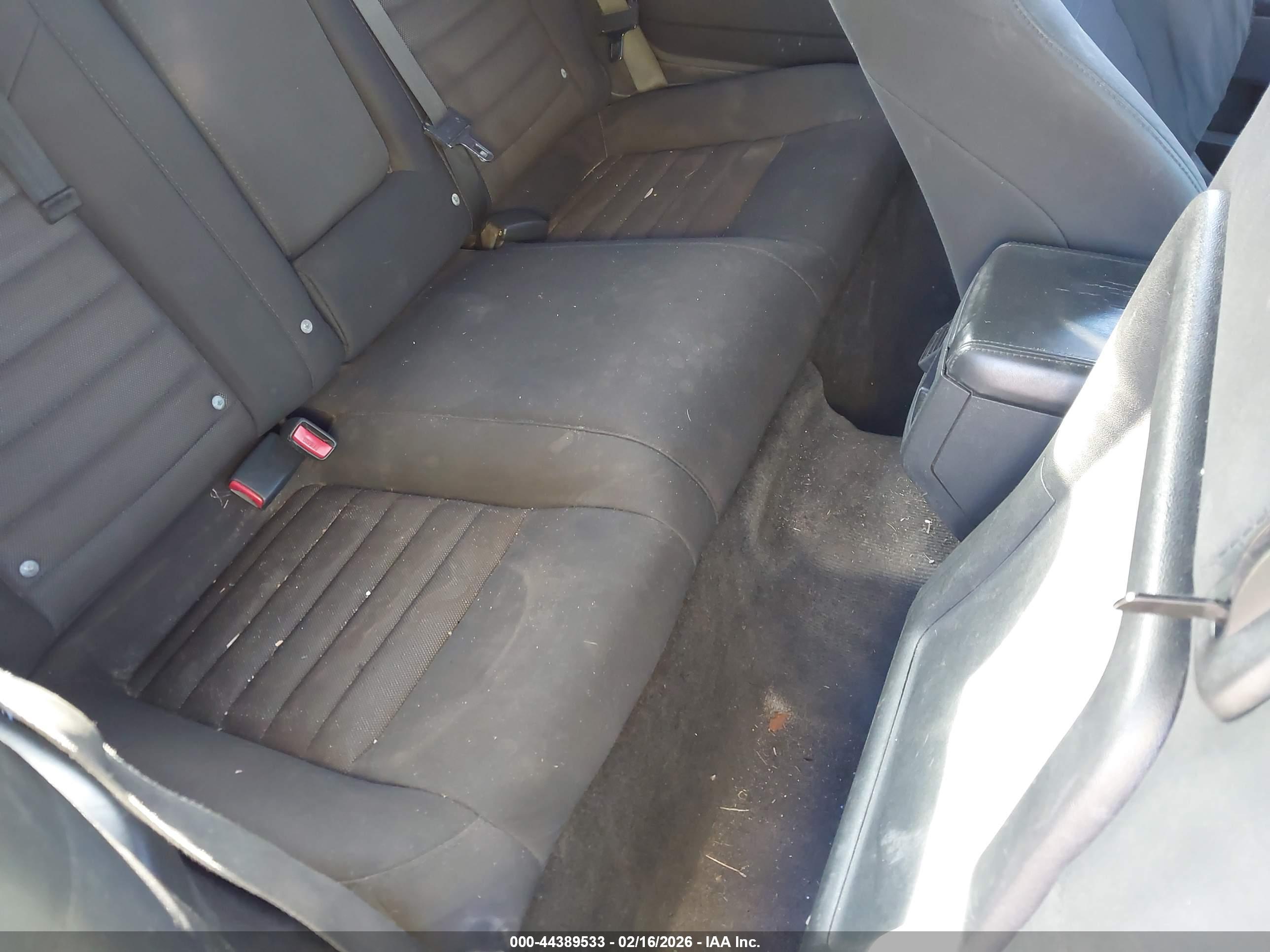 DODGE CHALLENGER image 8