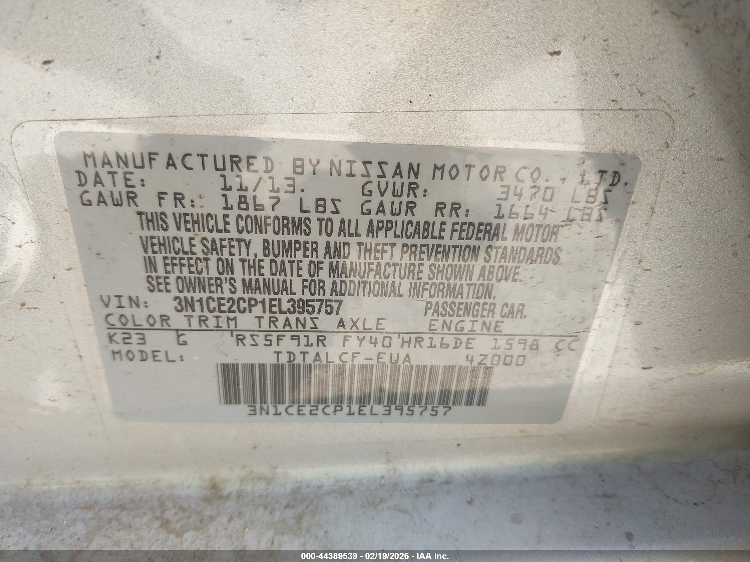 NISSAN VERSA image 9