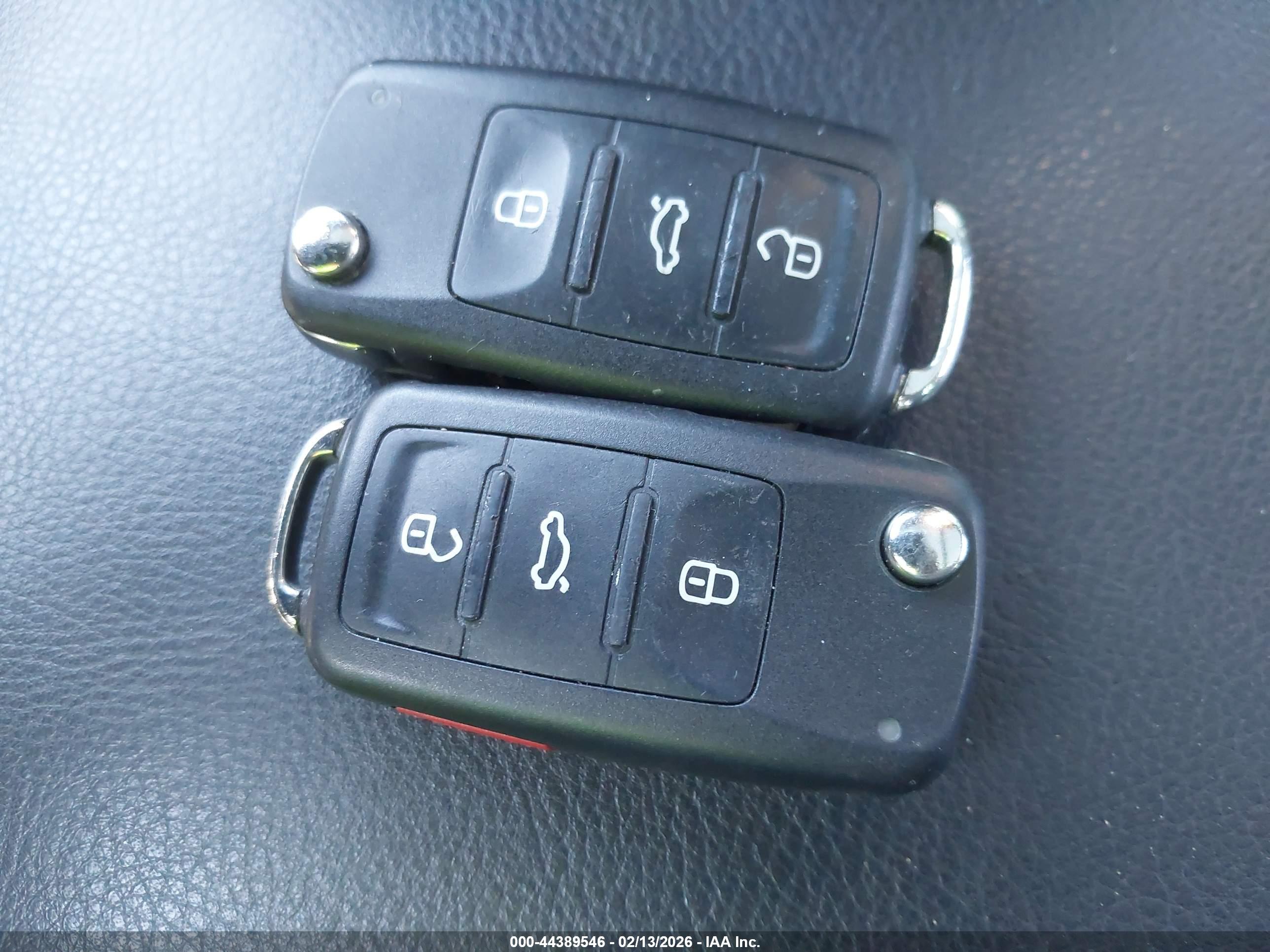 VOLKSWAGEN TIGUAN image 11