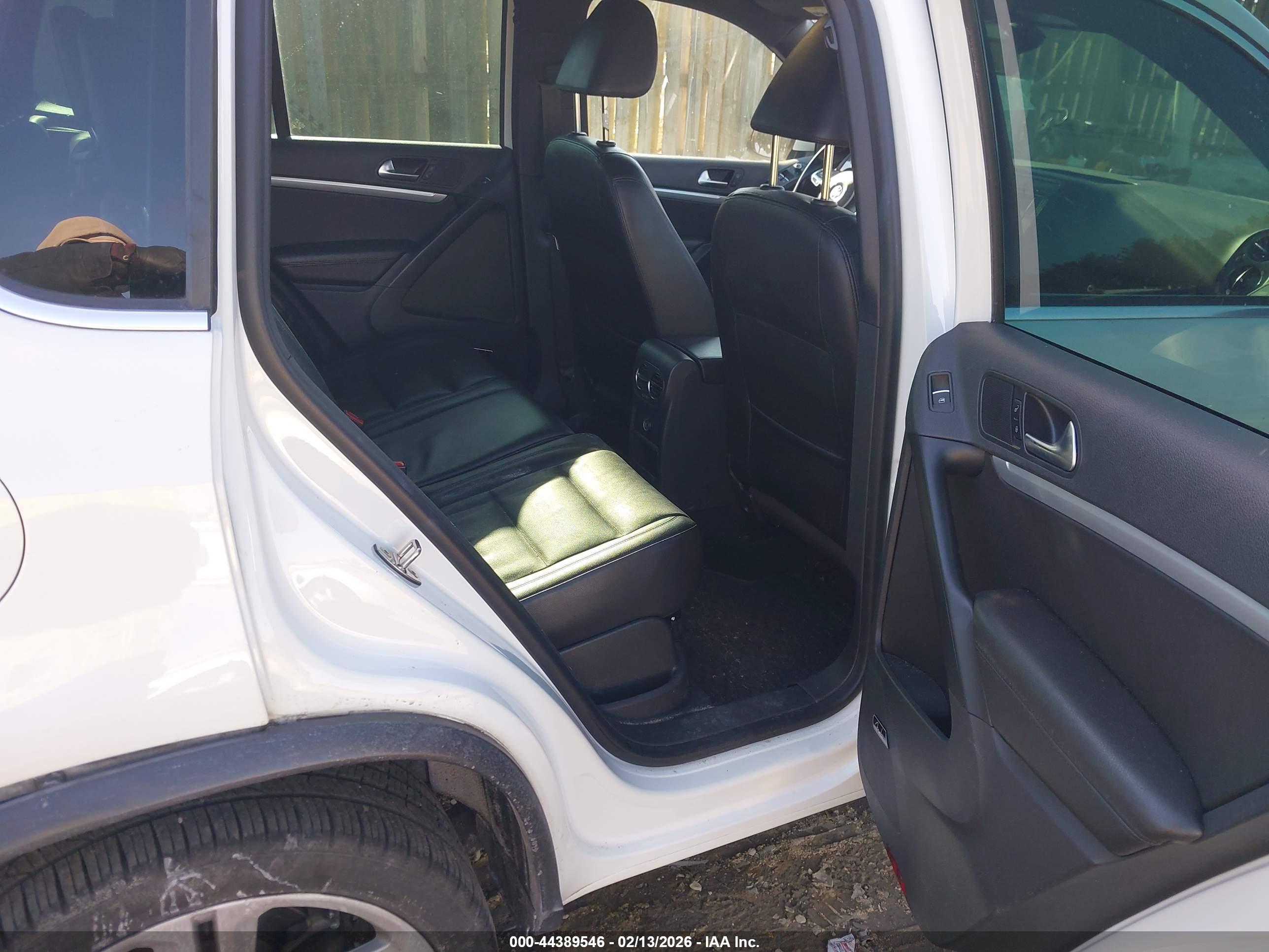 VOLKSWAGEN TIGUAN image 8