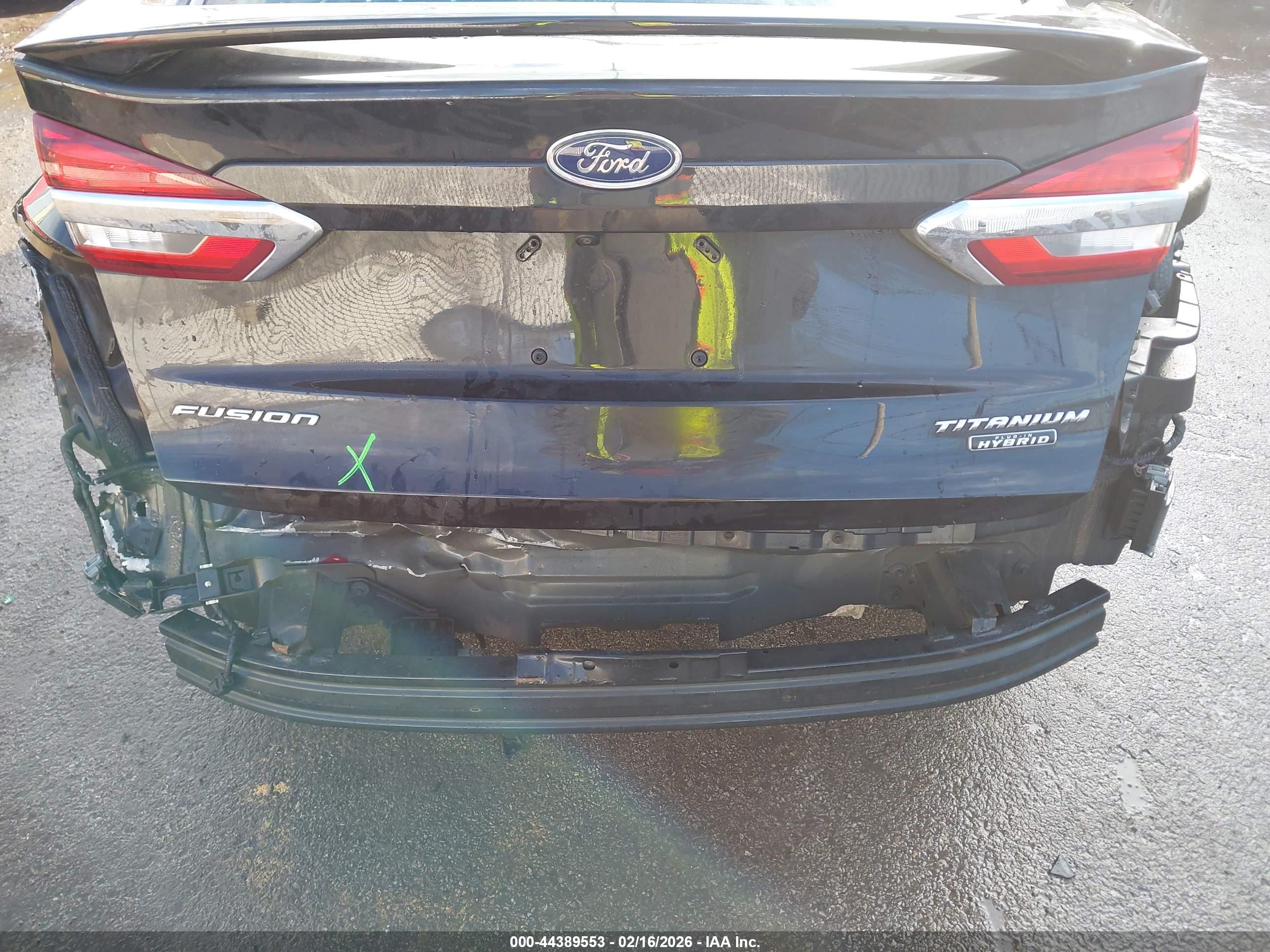 FORD FUSION image 6