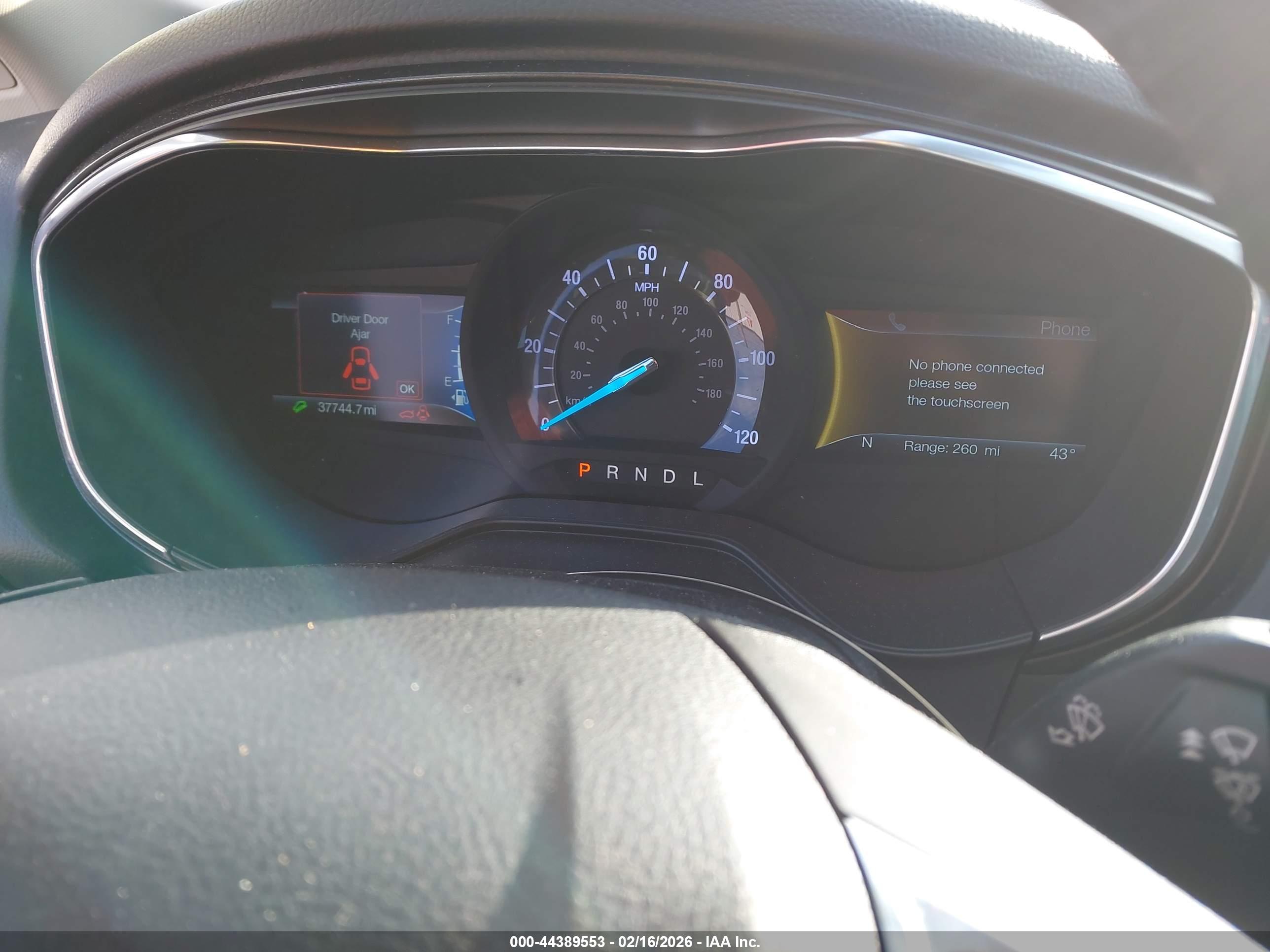 FORD FUSION image 7