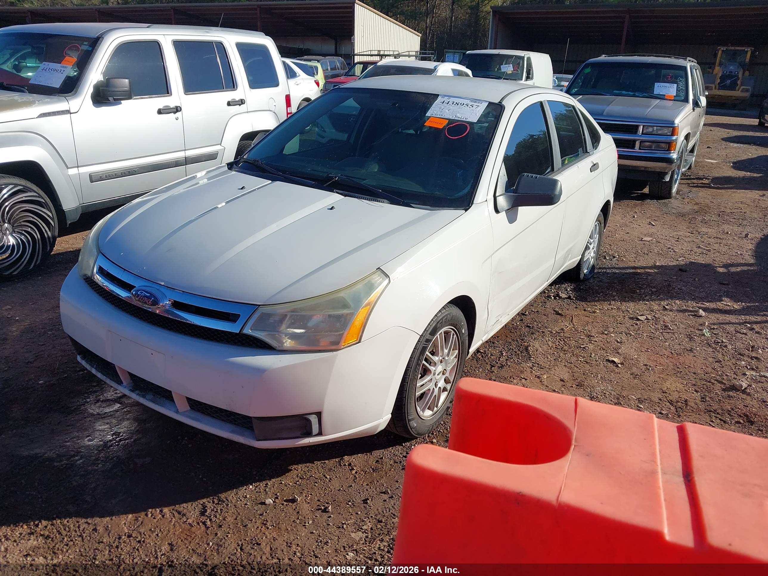 FORD FOCUS image 2