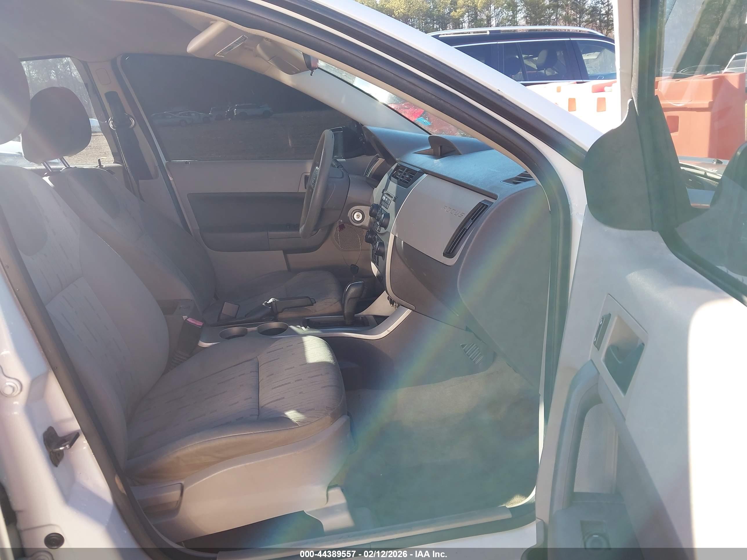 FORD FOCUS image 5