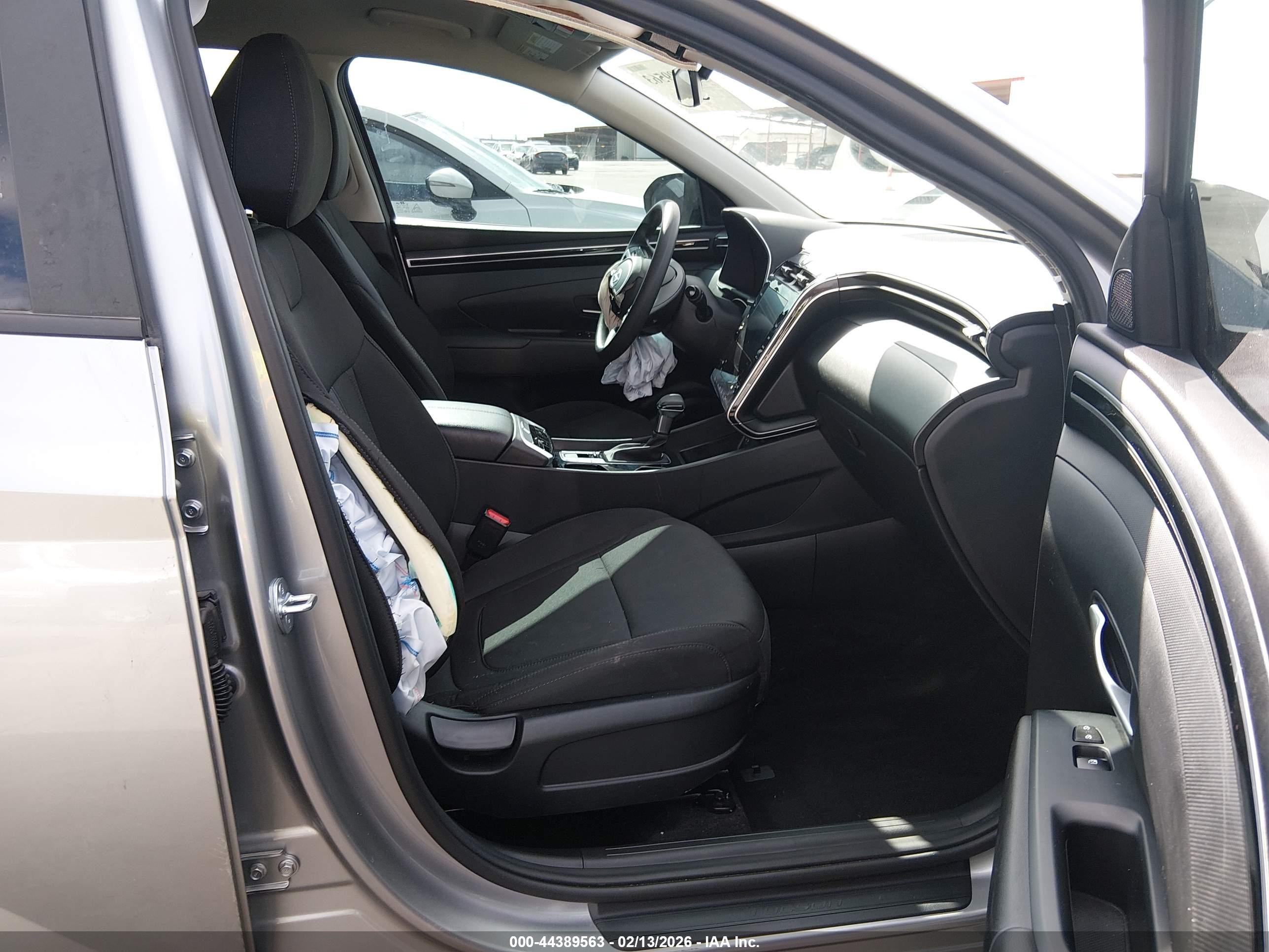 HYUNDAI TUCSON image 5