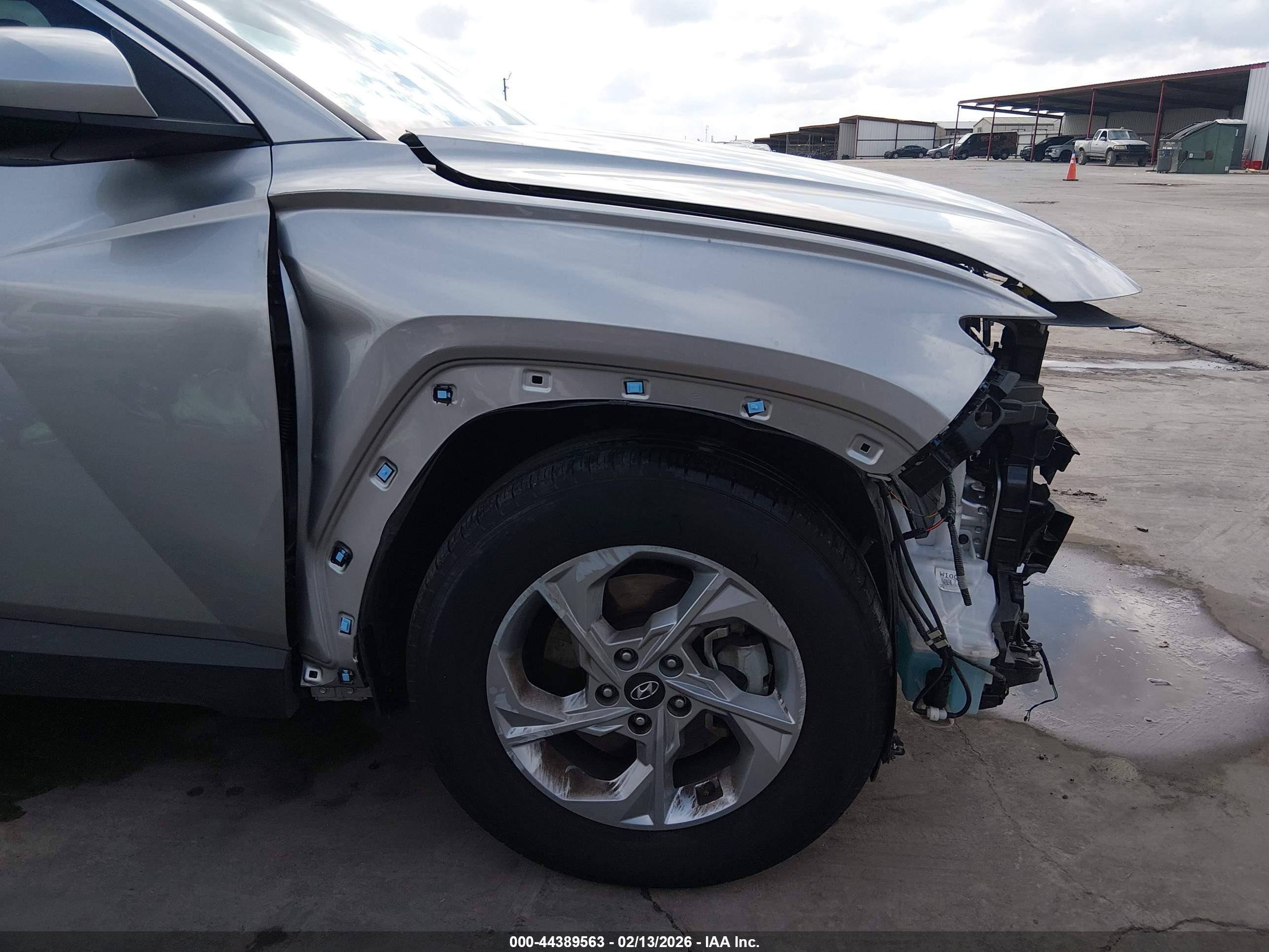 HYUNDAI TUCSON image 6