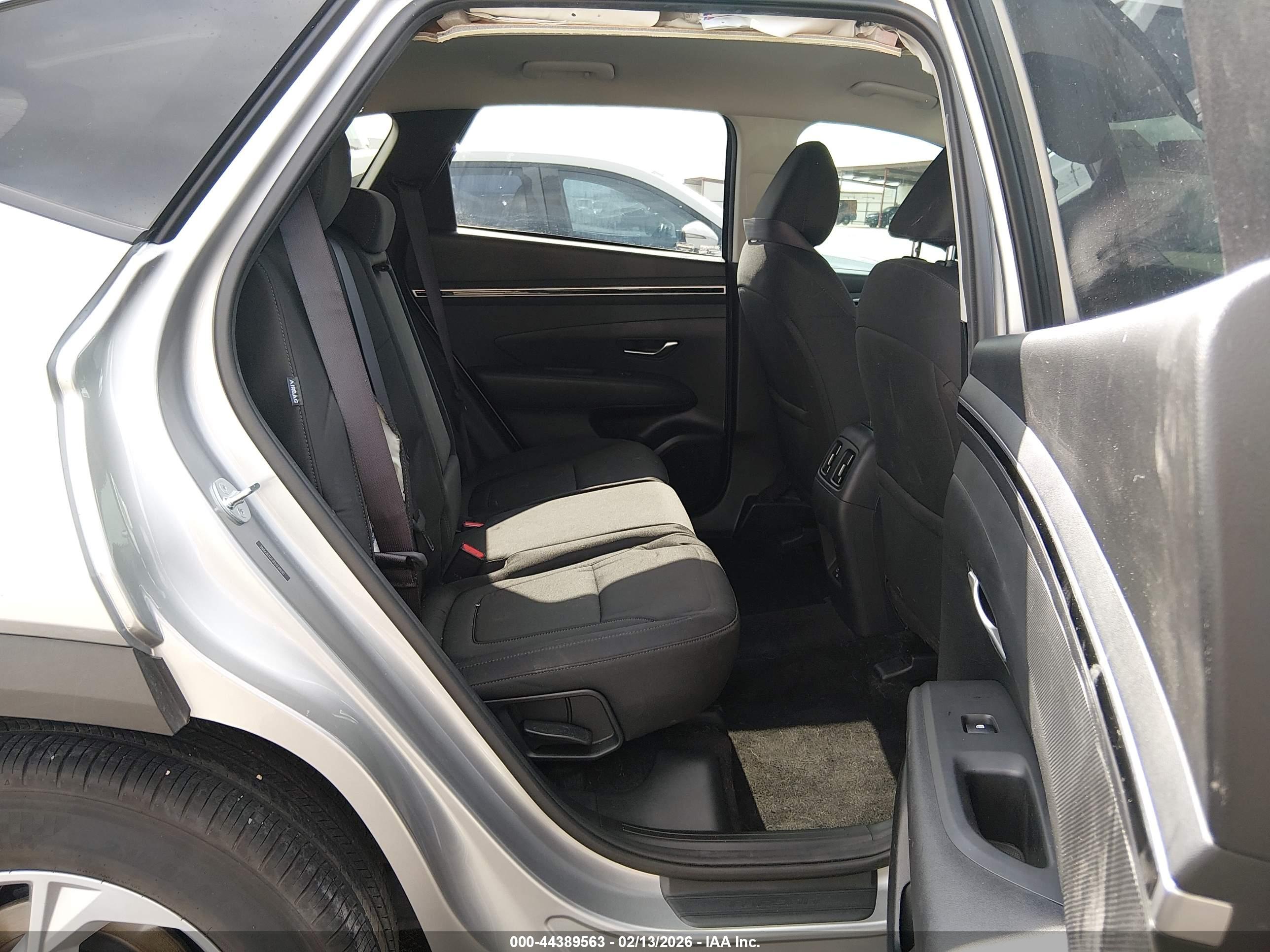 HYUNDAI TUCSON image 8