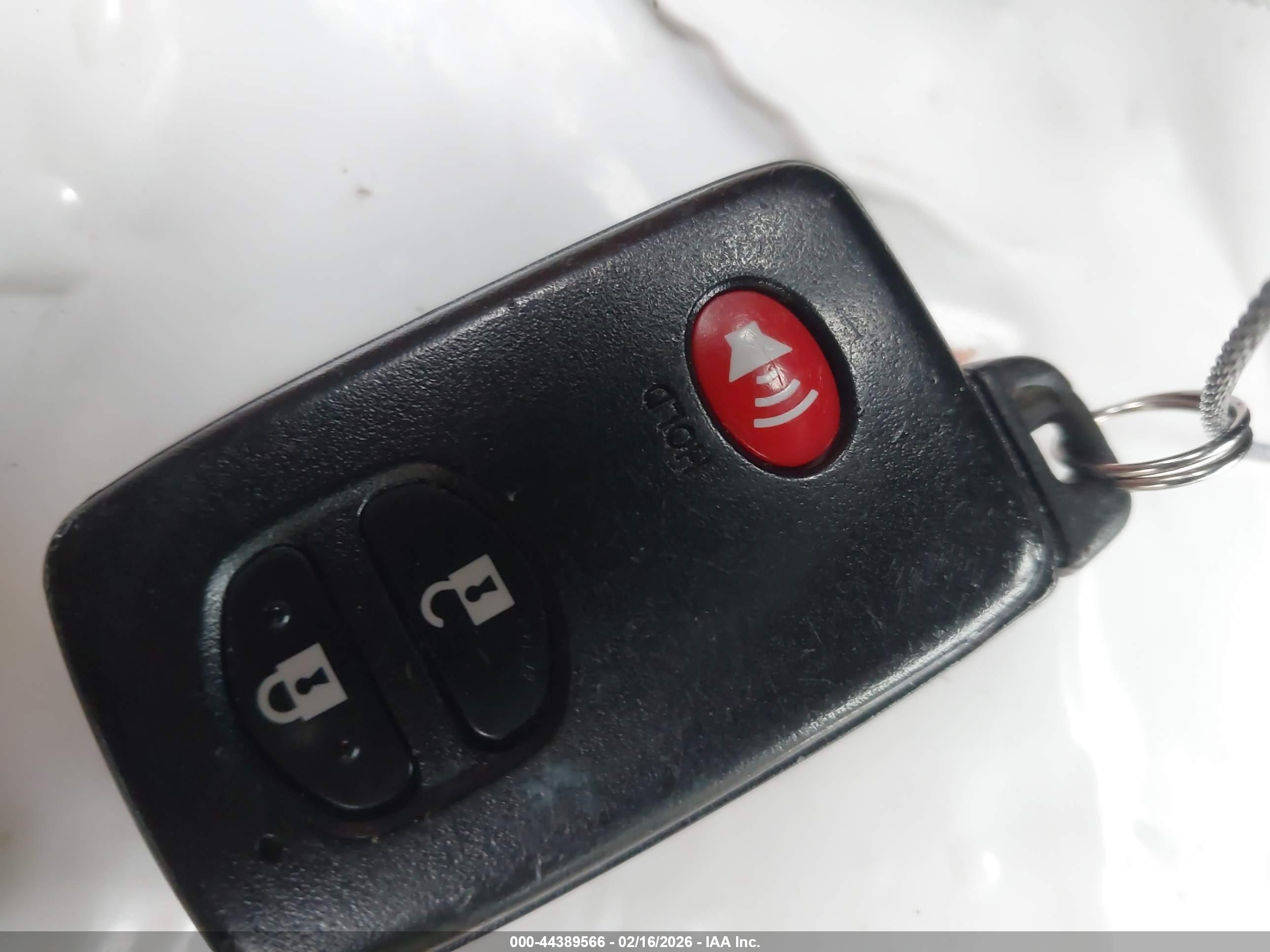 TOYOTA RAV4 image 11
