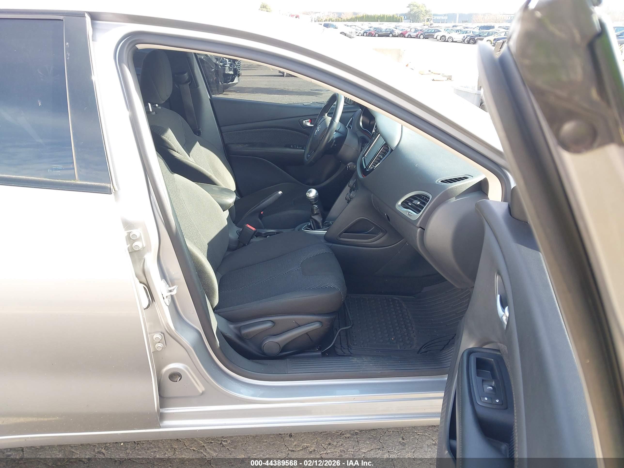 DODGE DART image 5