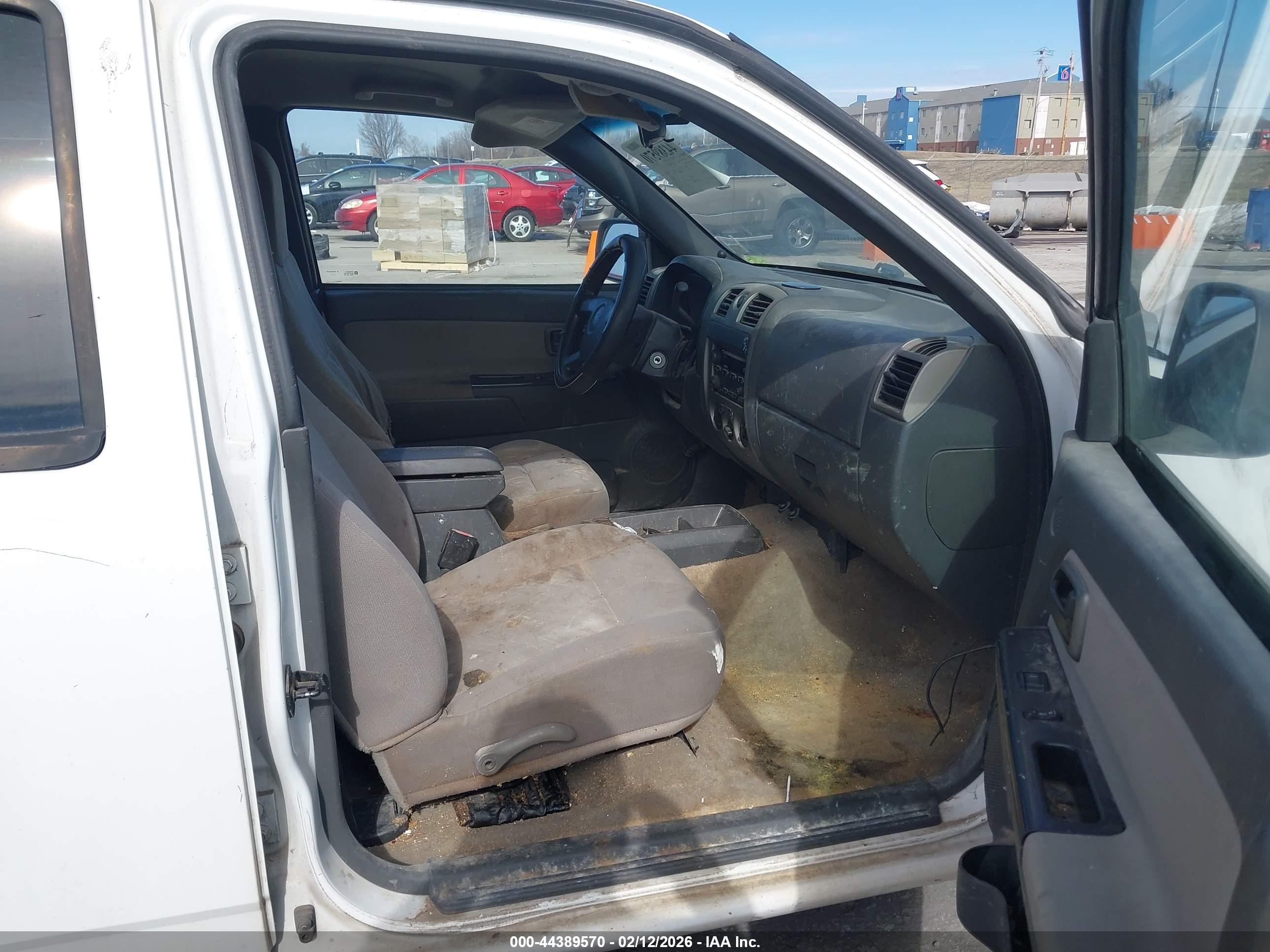 CHEVROLET COLORADO image 5