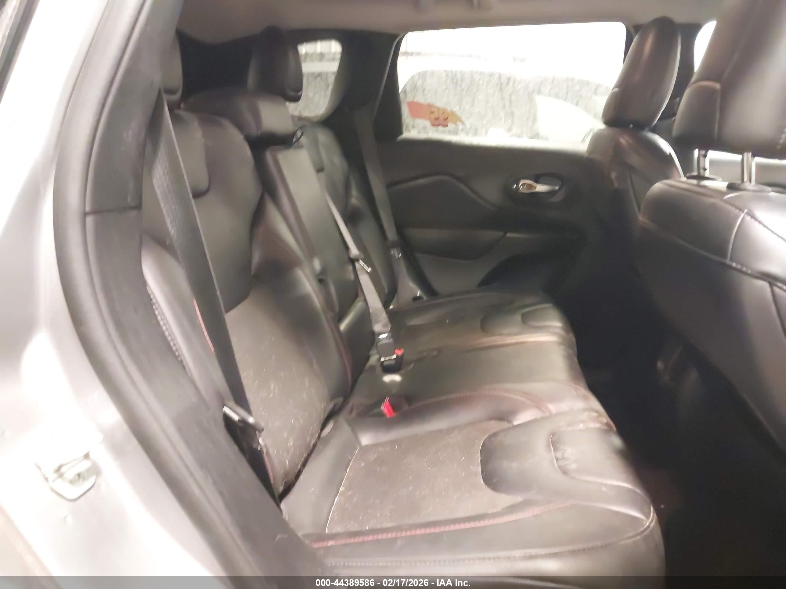 JEEP CHEROKEE image 8