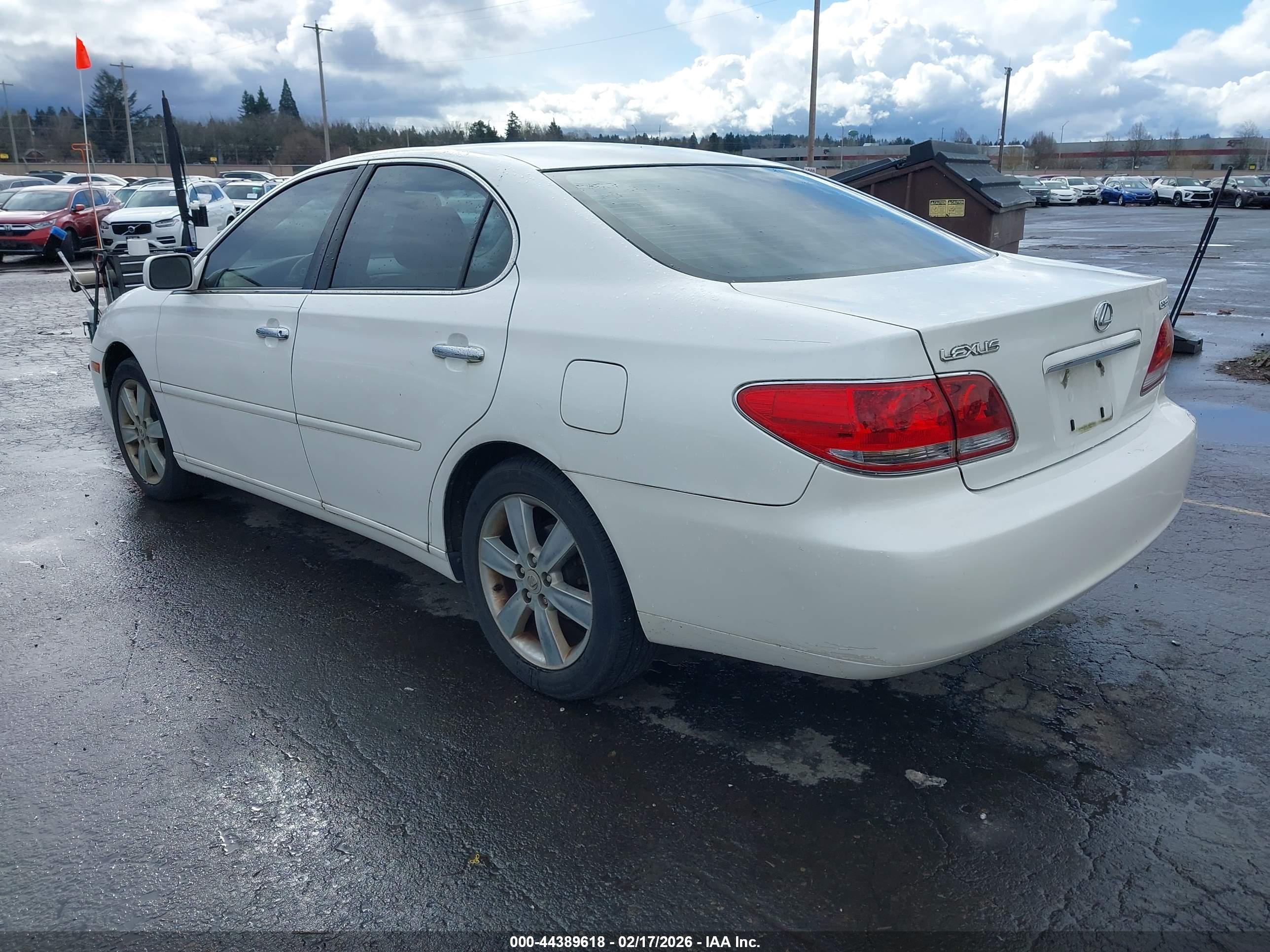 LEXUS ES image 3