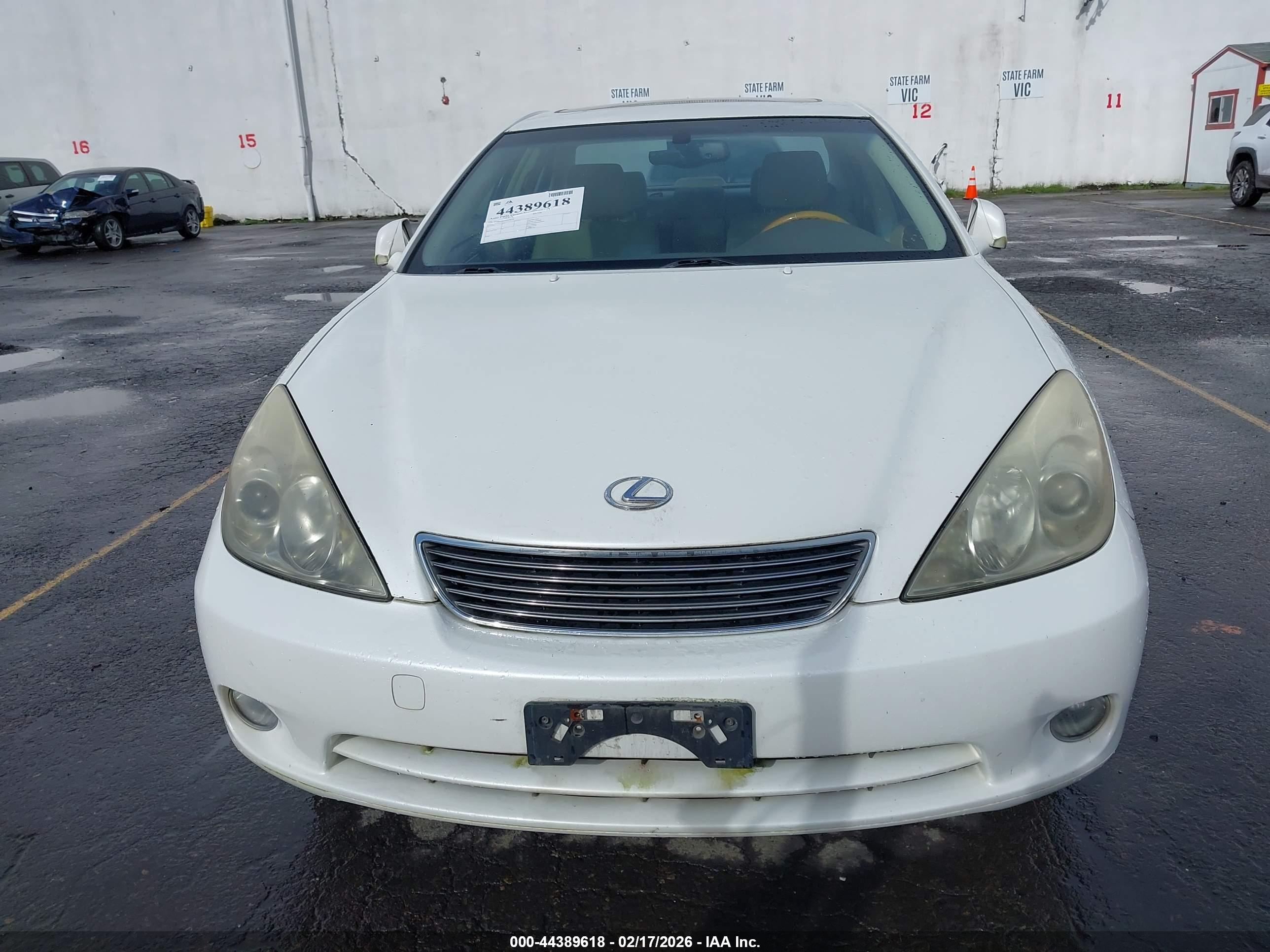 LEXUS ES image 6