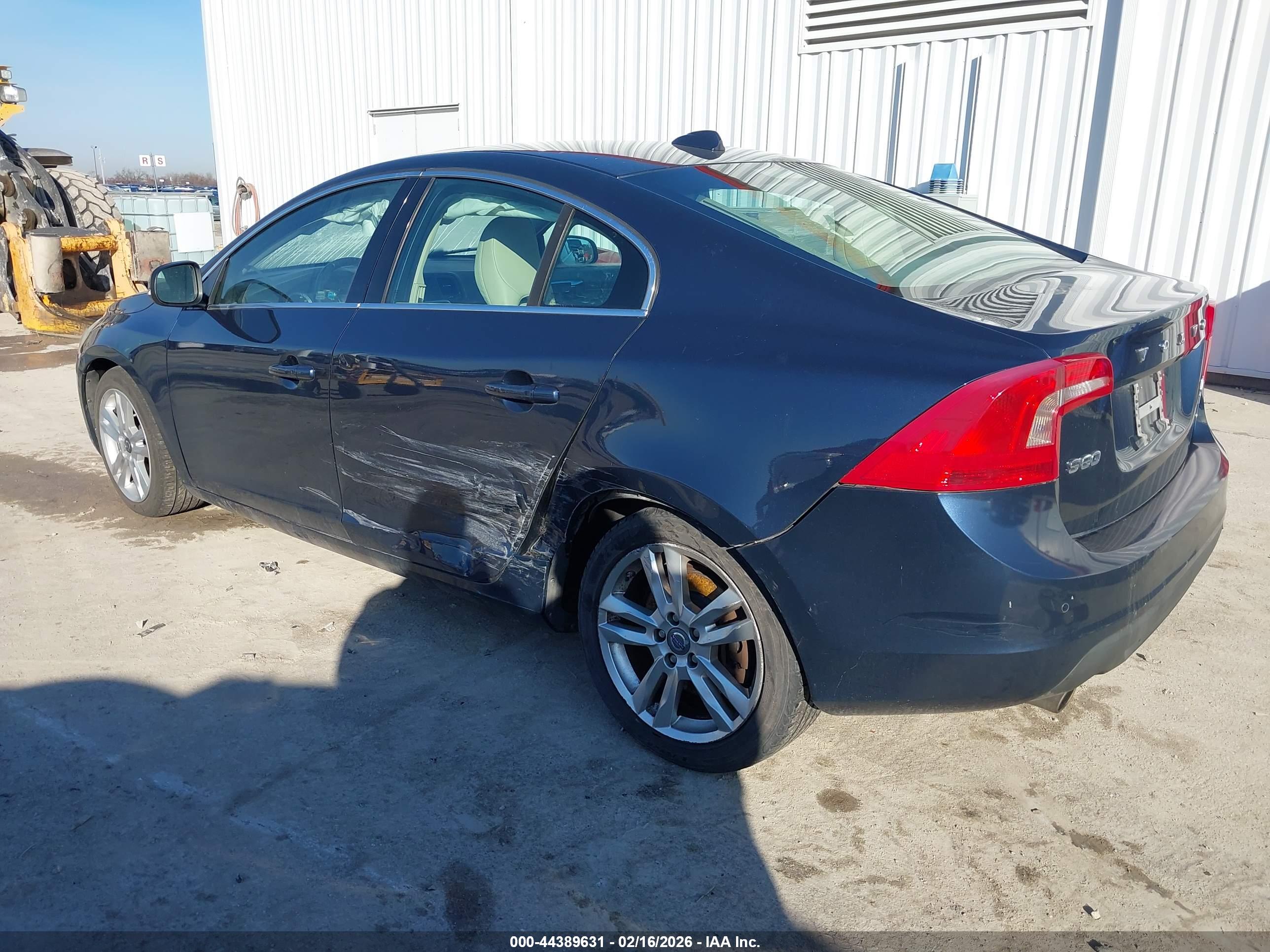 VOLVO S60 image 3