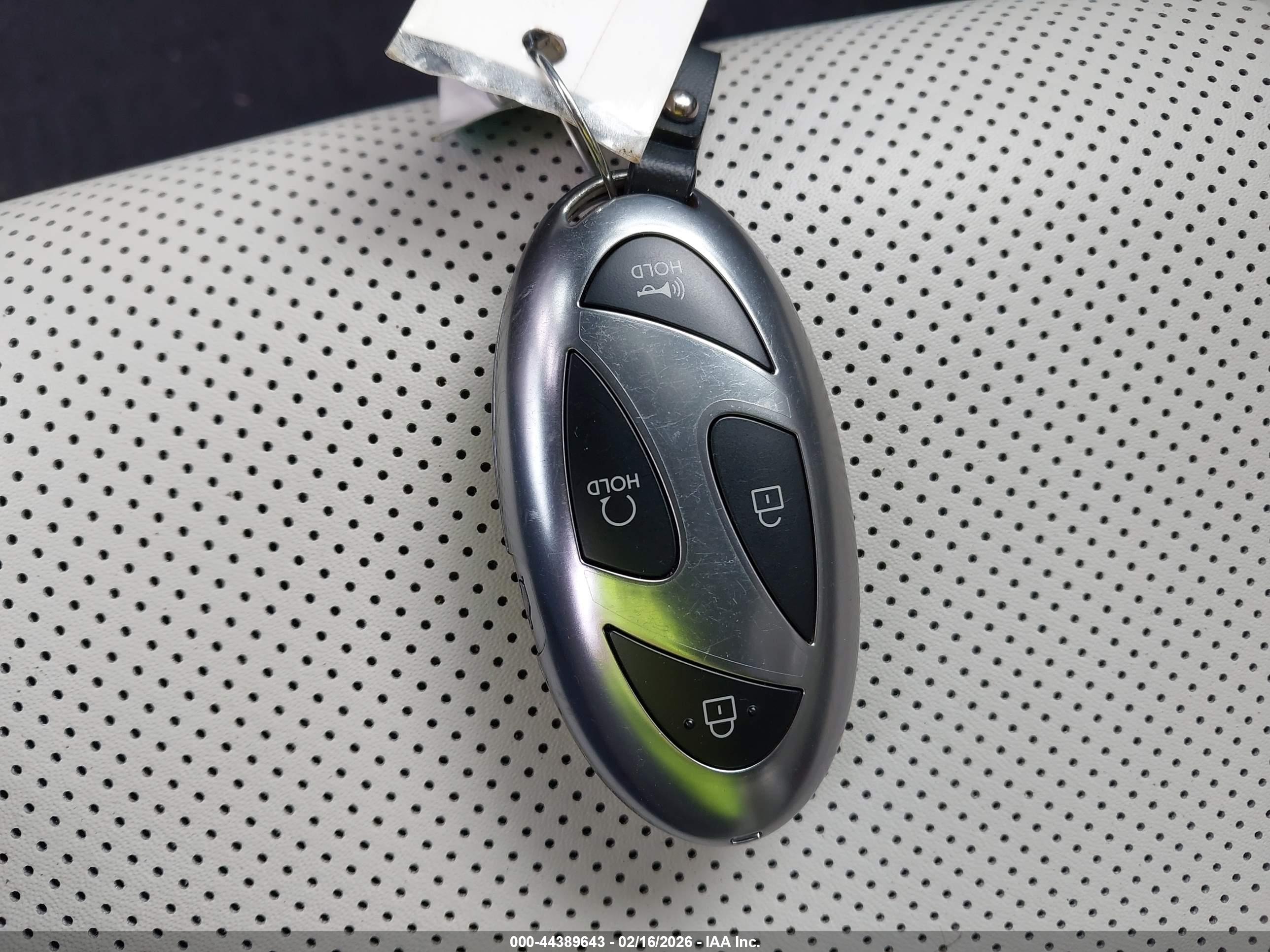 HYUNDAI SANTA image 11