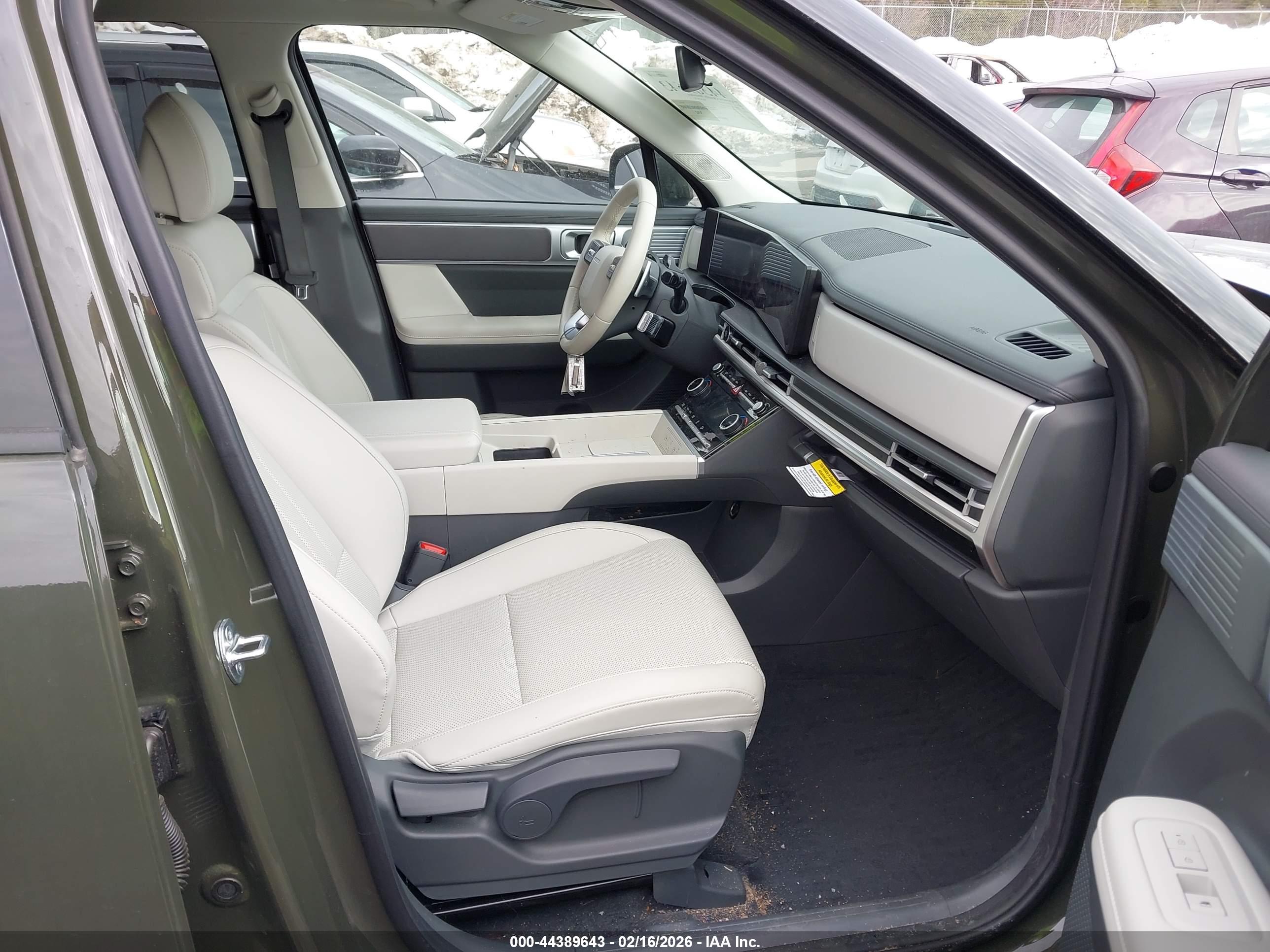 HYUNDAI SANTA image 5