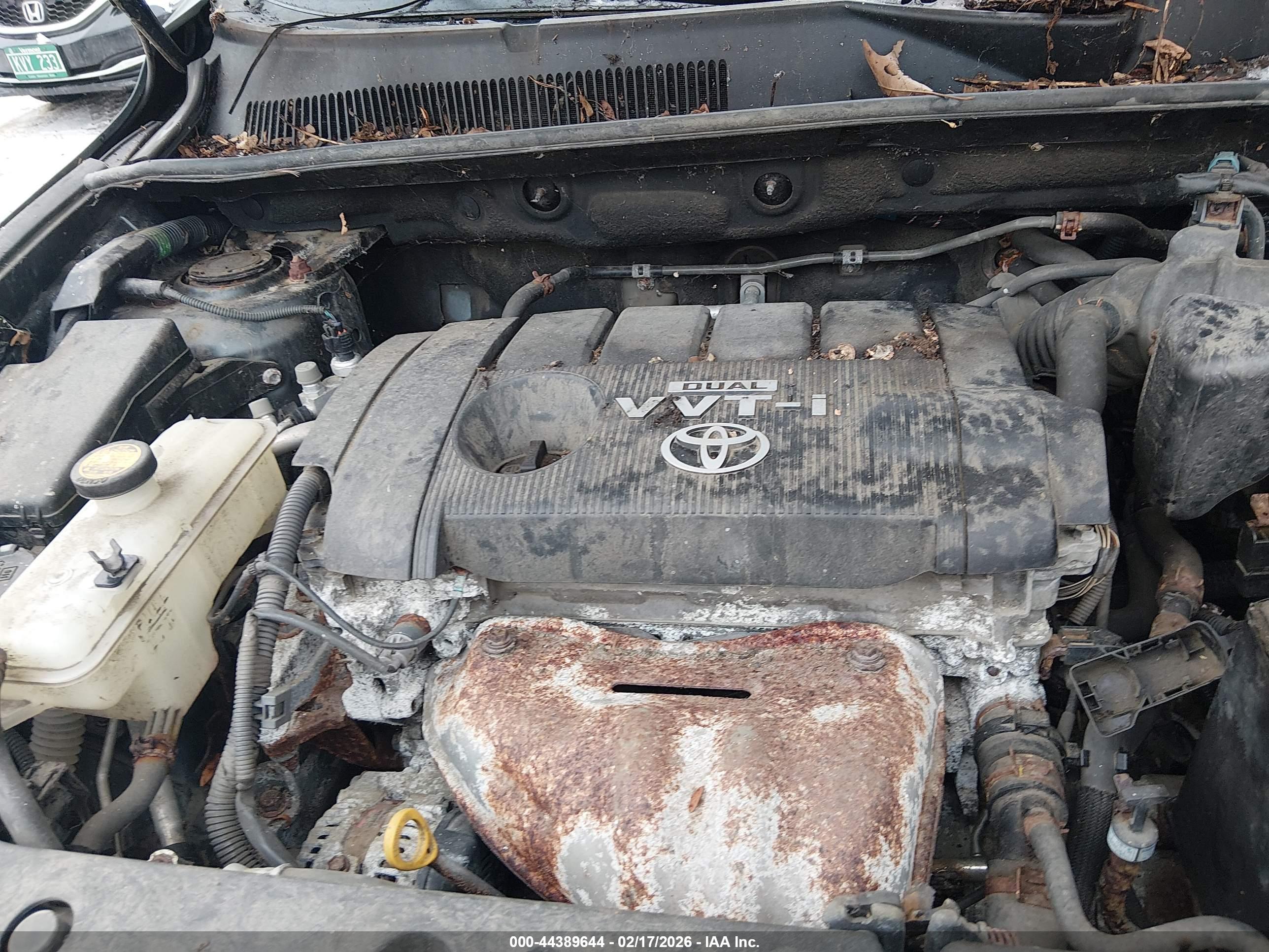 TOYOTA RAV4 image 10
