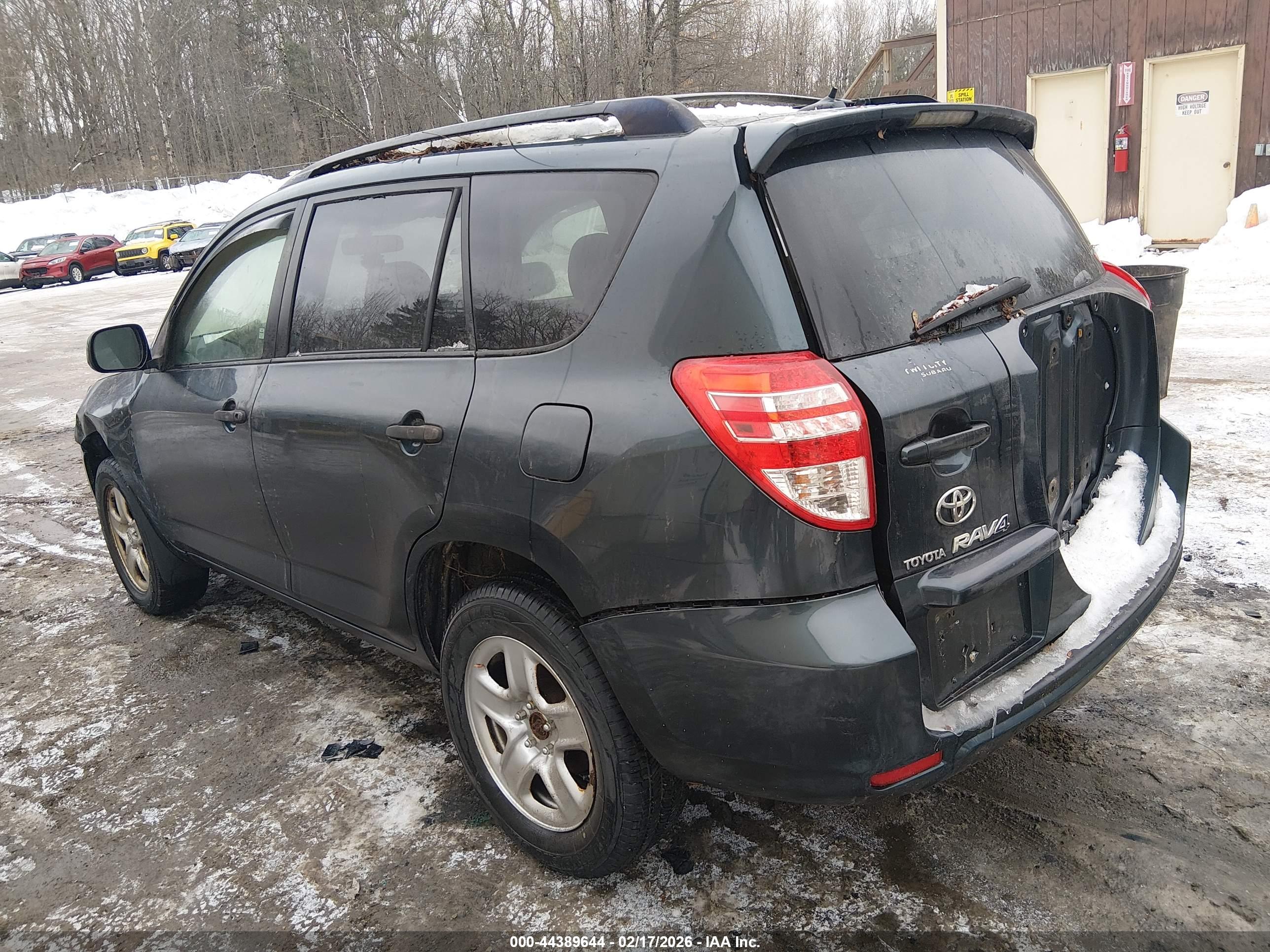 TOYOTA RAV4 image 3