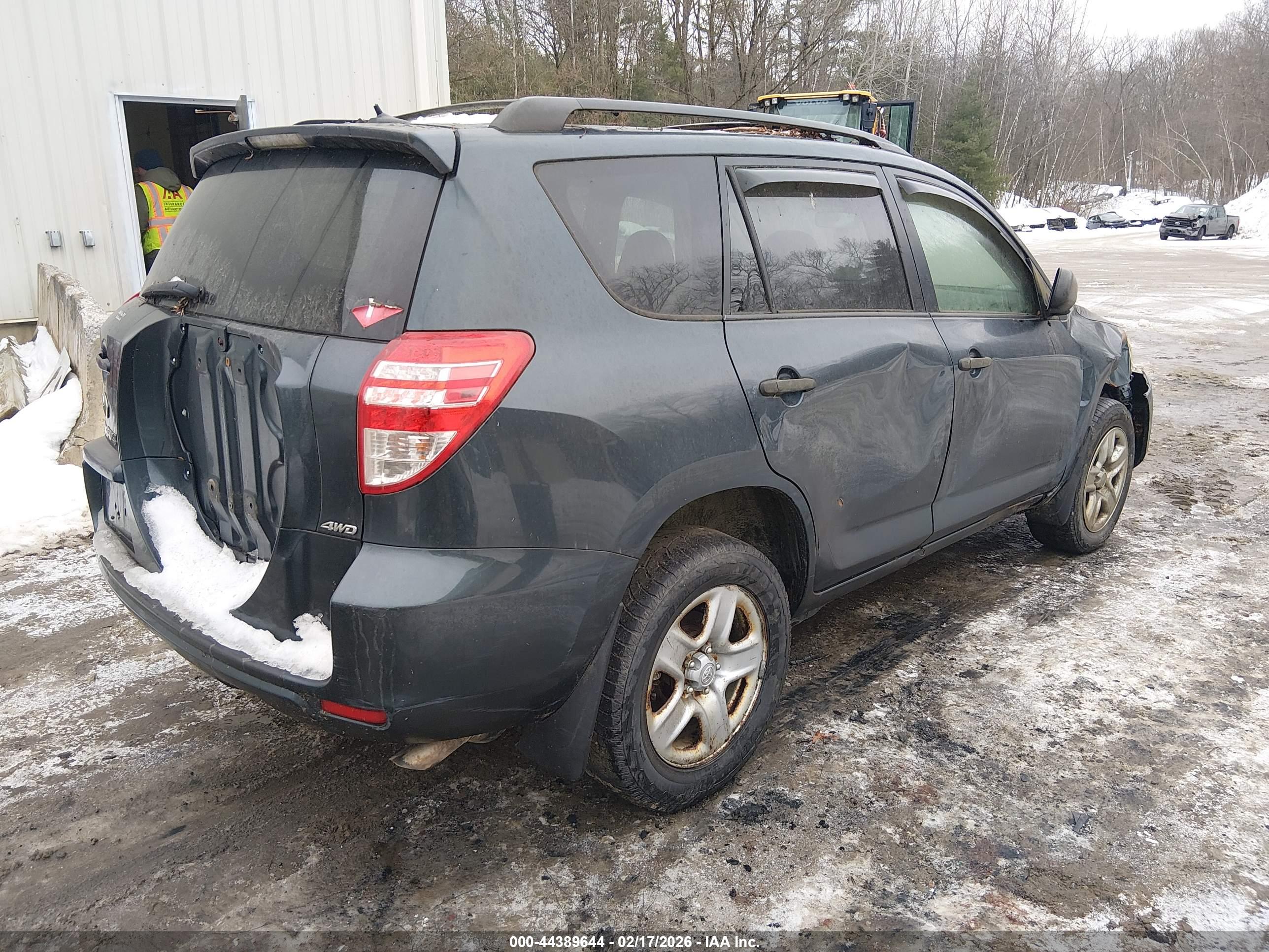 TOYOTA RAV4 image 4