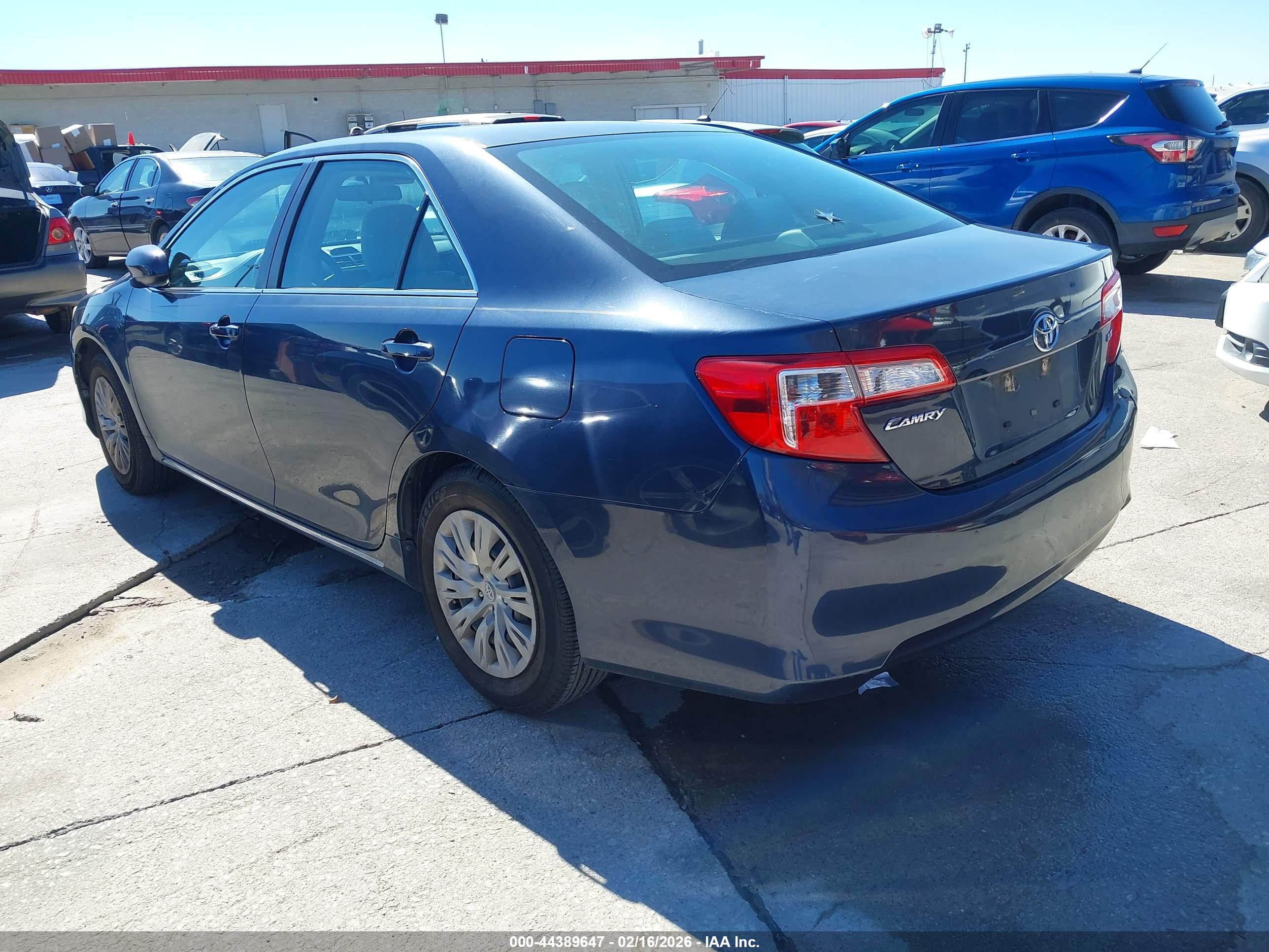 TOYOTA CAMRY image 3