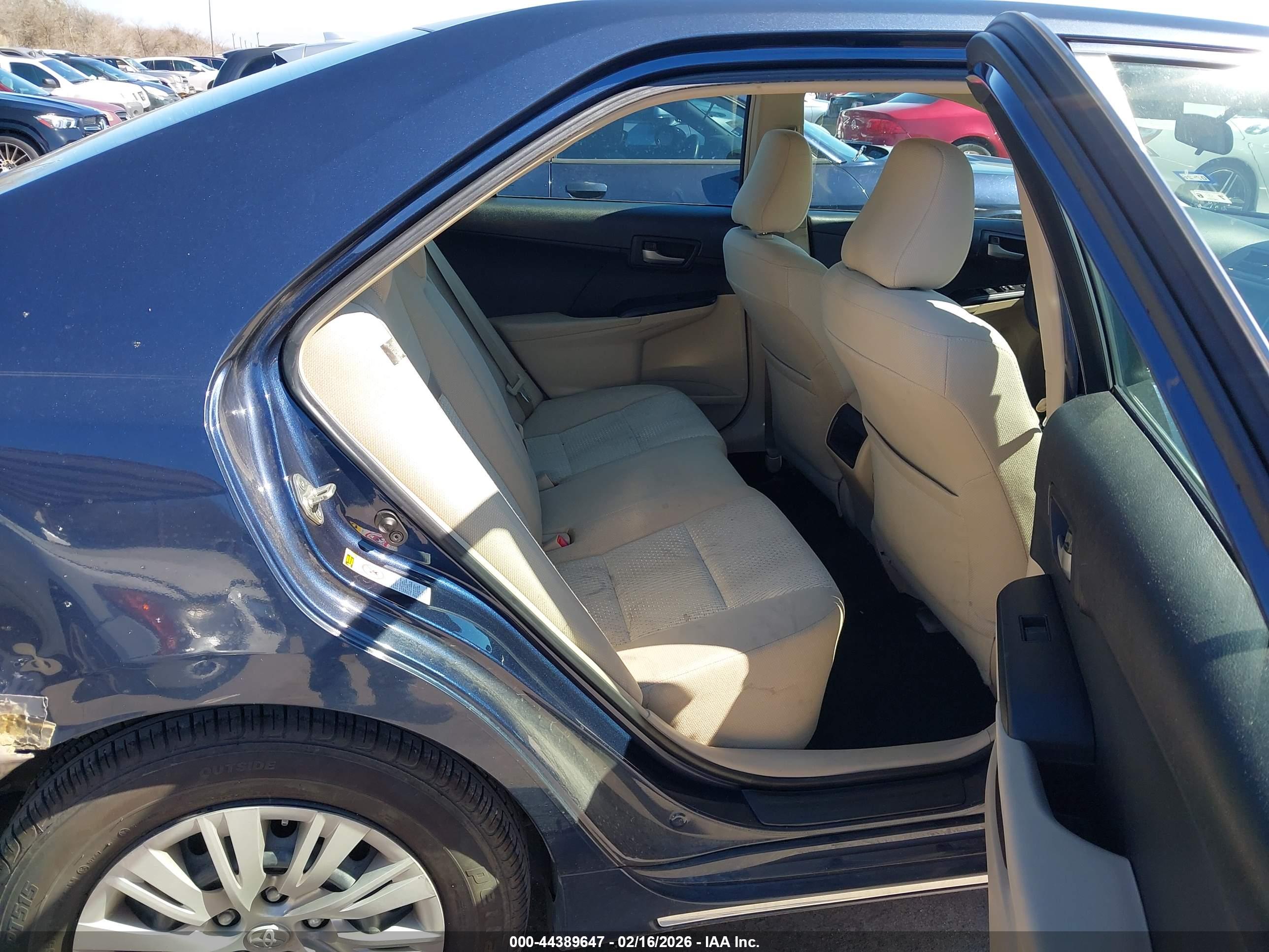 TOYOTA CAMRY image 8