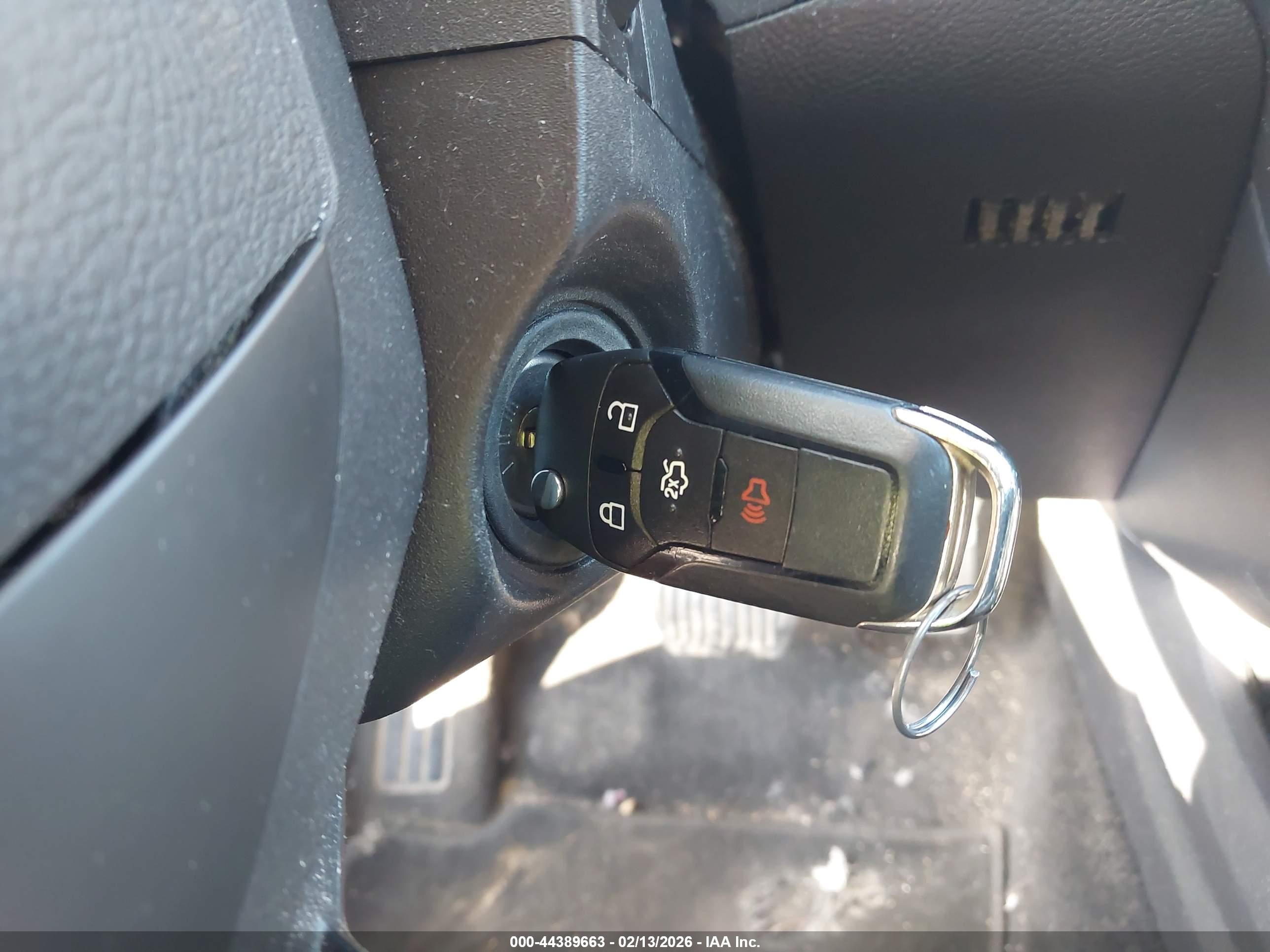 FORD FUSION image 11