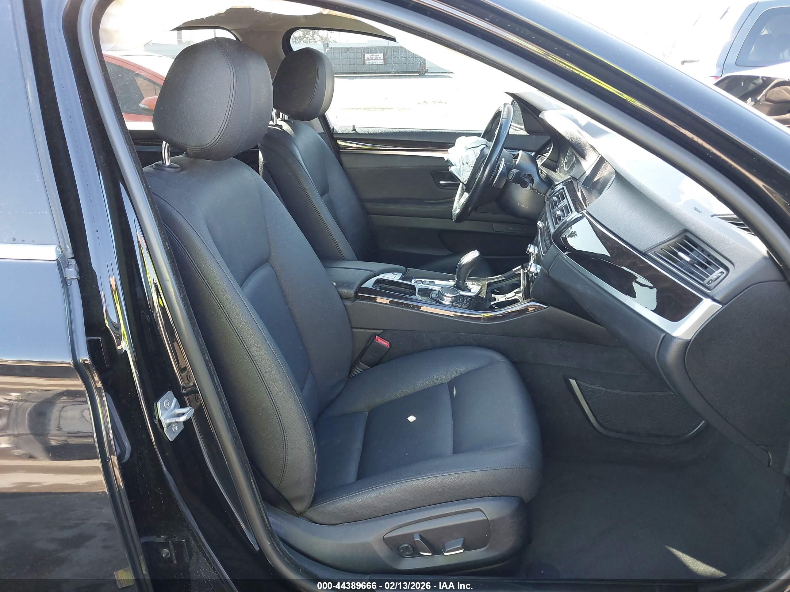 BMW 528I image 5