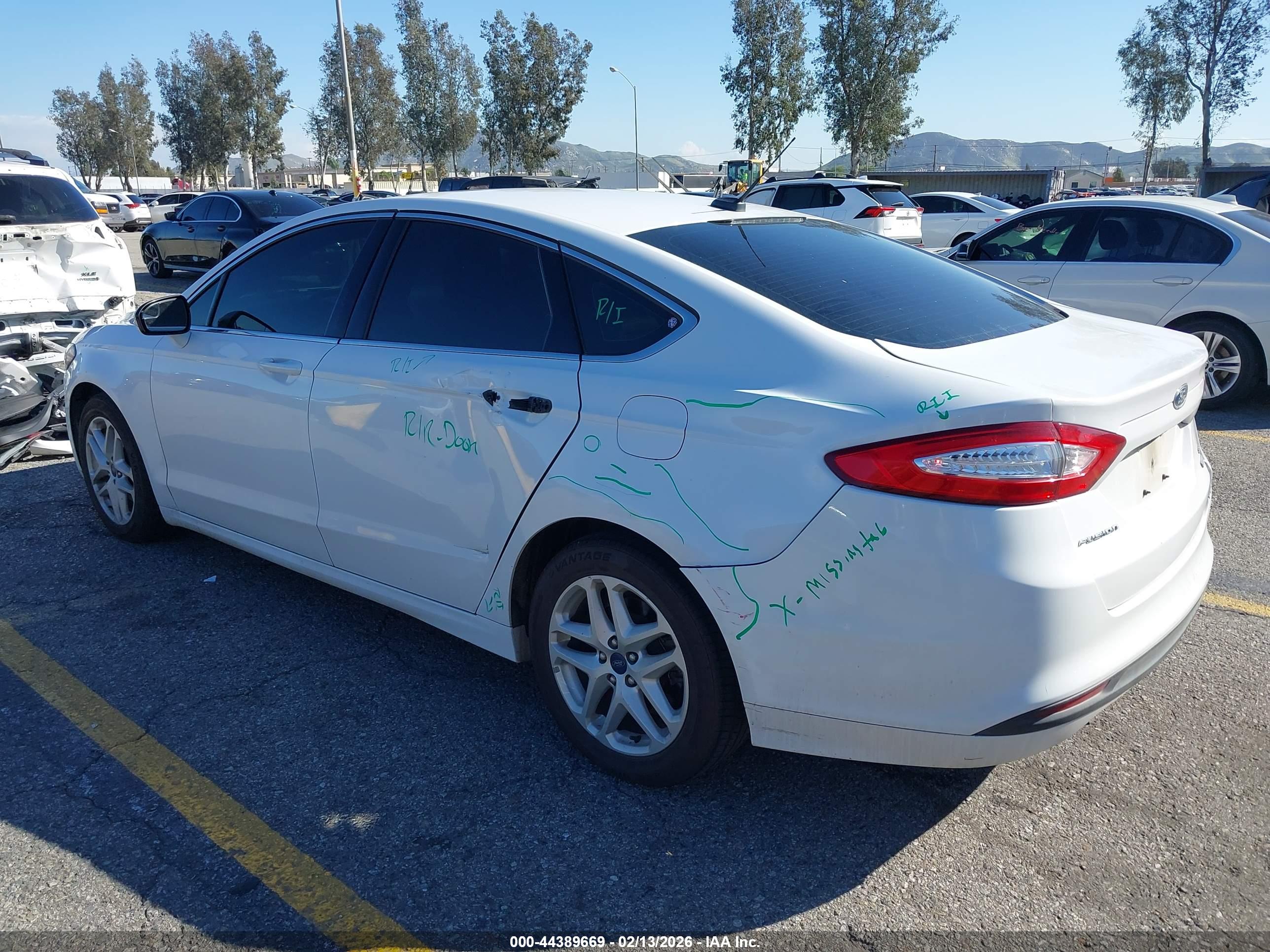 FORD FUSION image 3