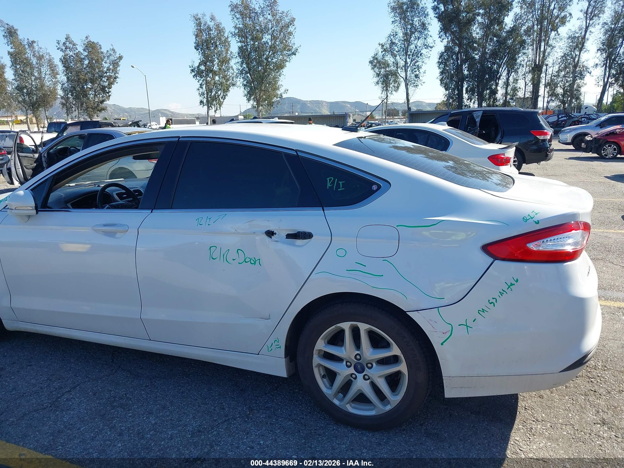 FORD FUSION image 6