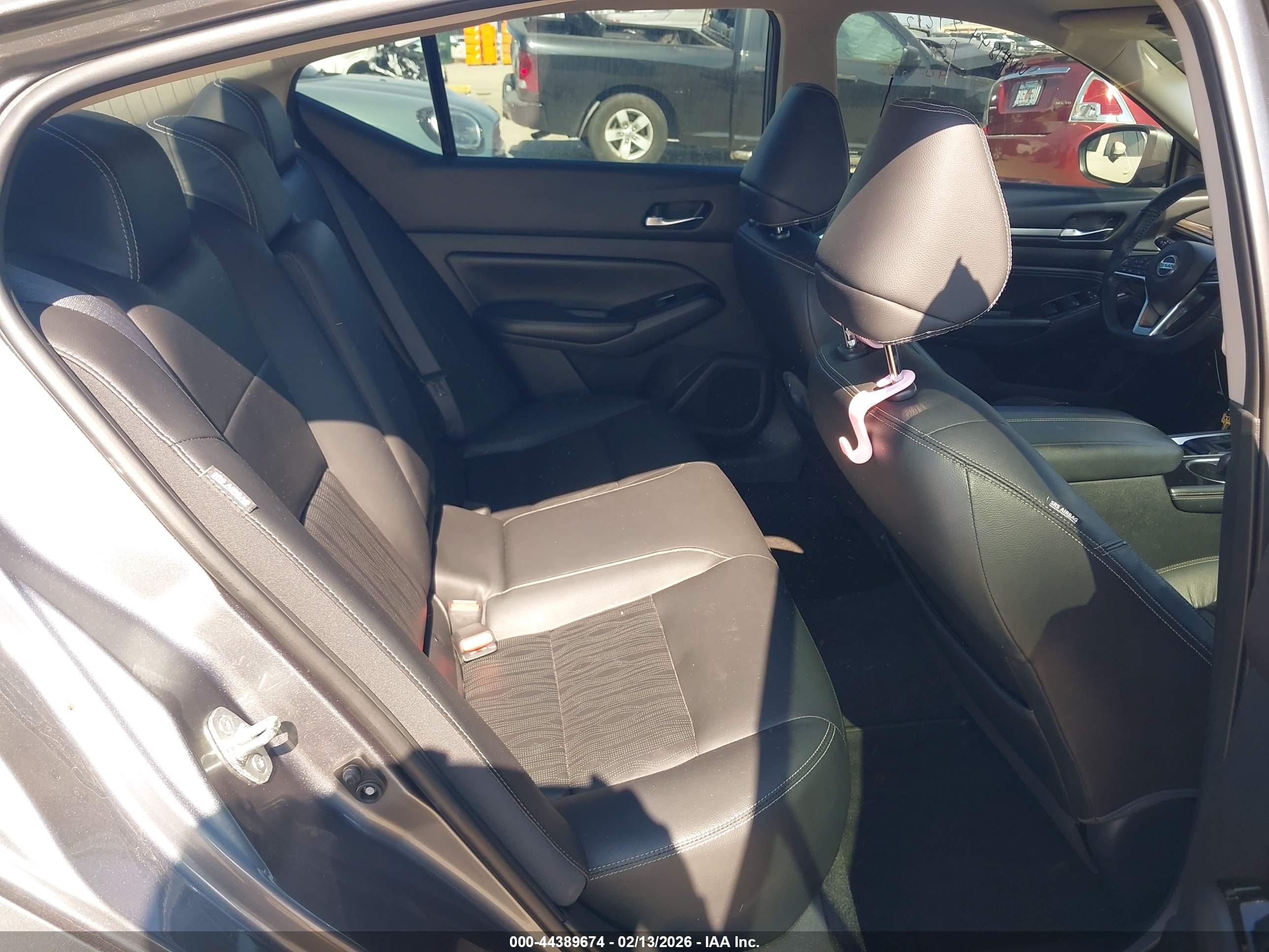 NISSAN ALTIMA image 8