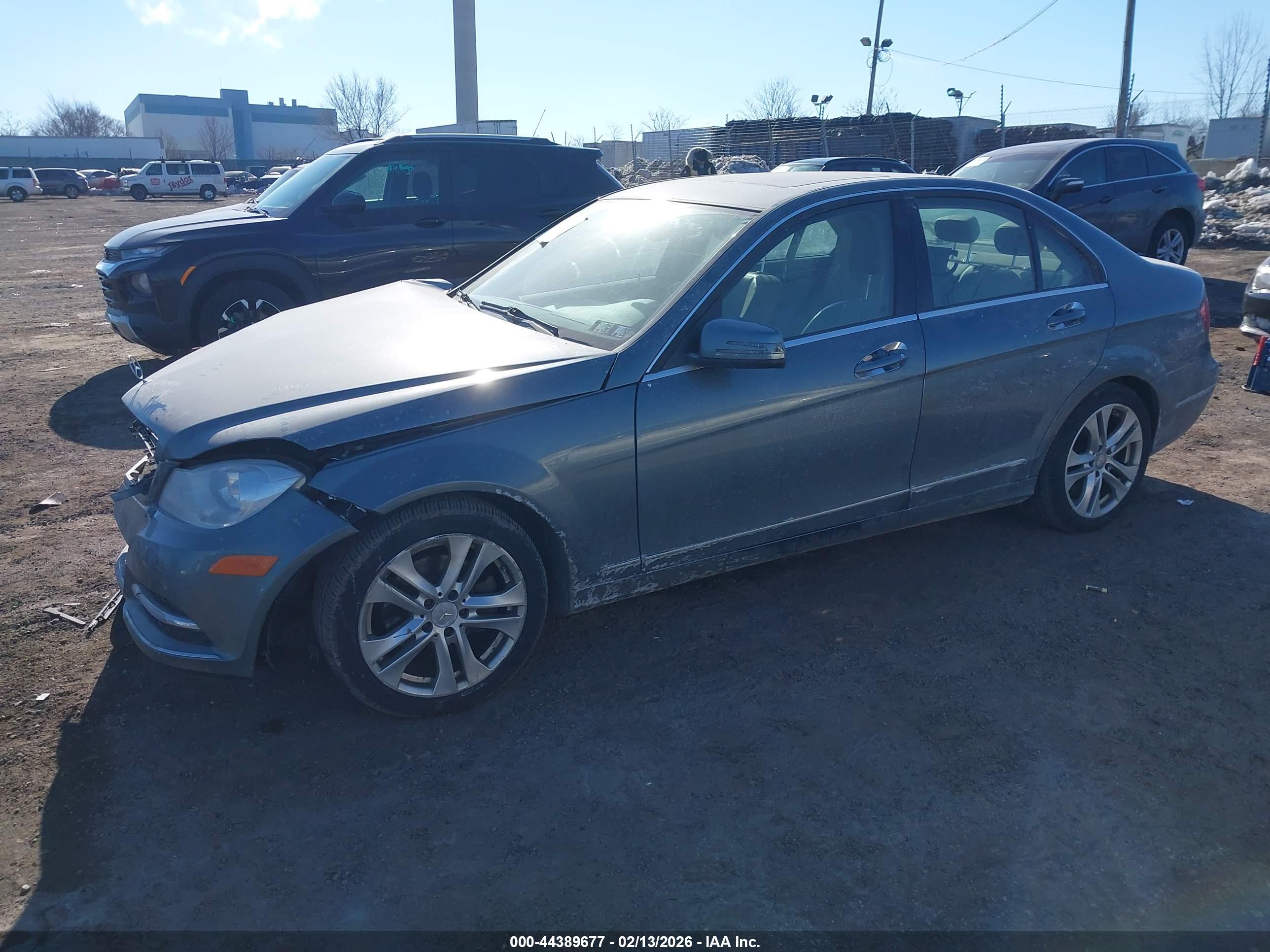 MERCEDES-BENZ C image 2