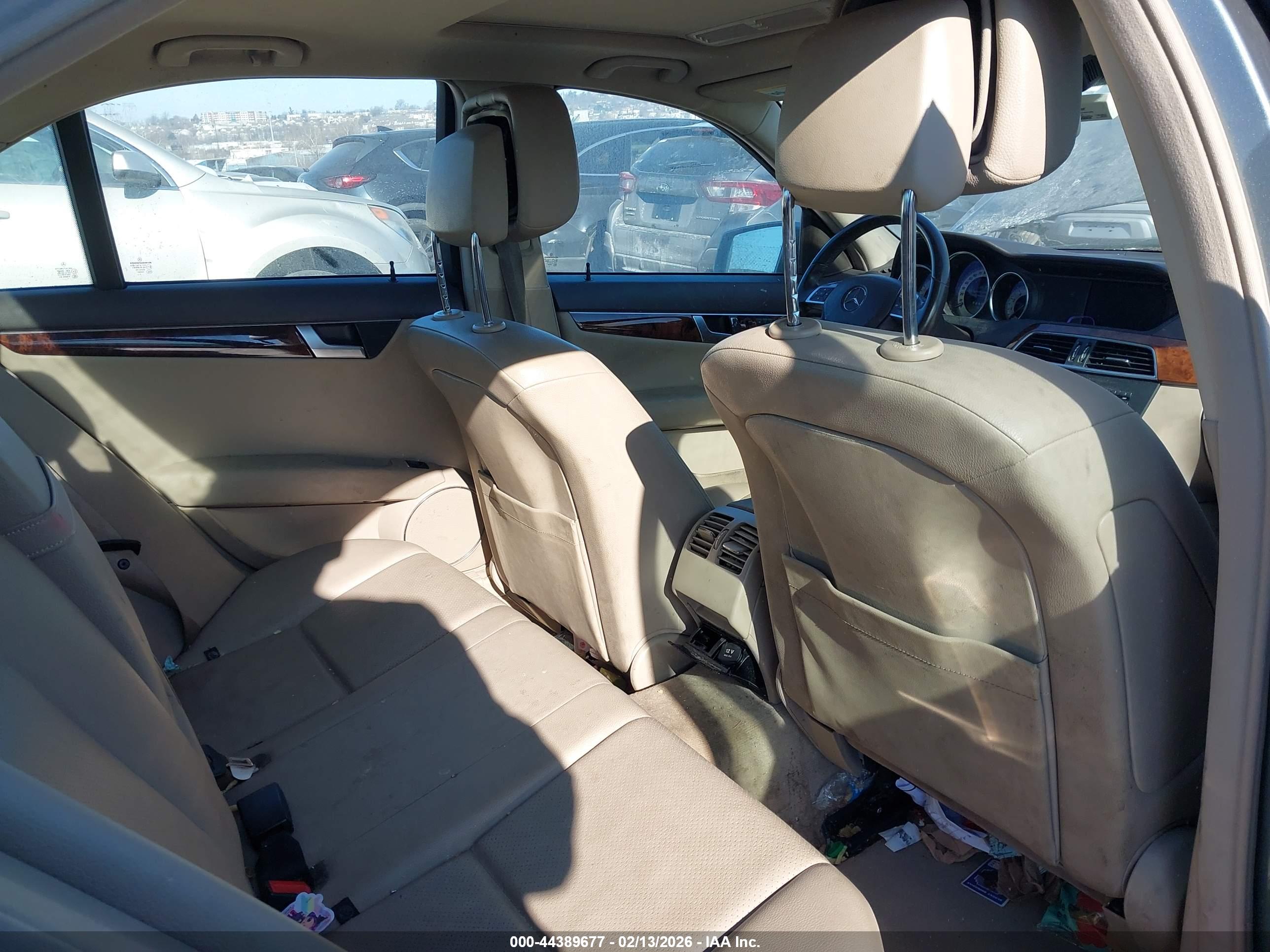 MERCEDES-BENZ C image 8