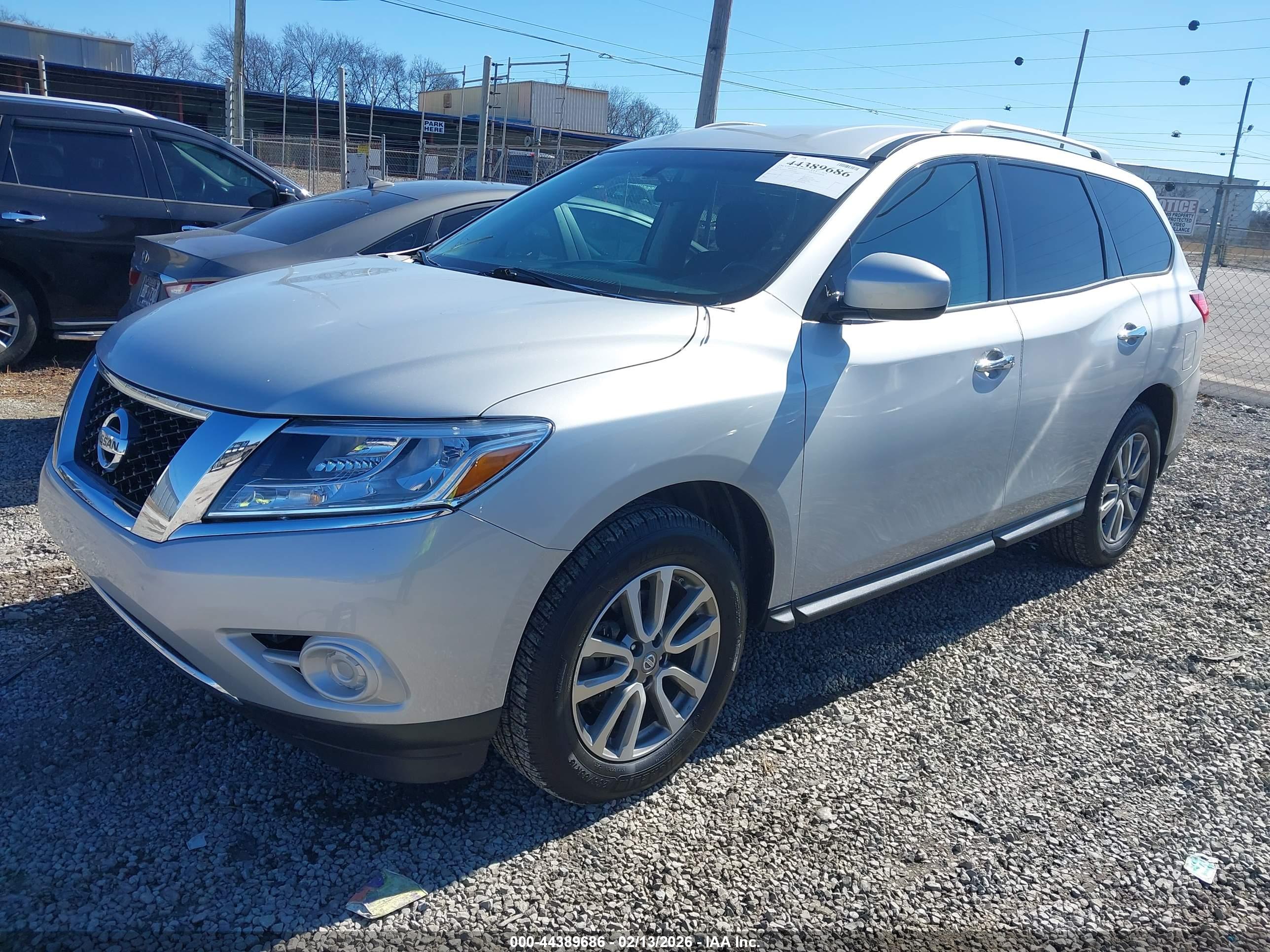 NISSAN PATHFINDER image 2