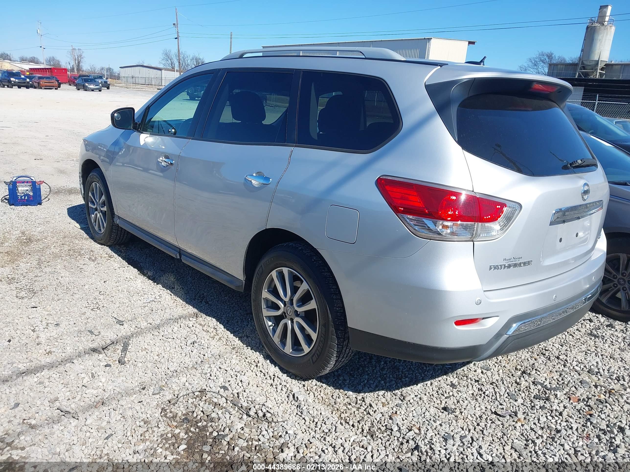 NISSAN PATHFINDER image 3