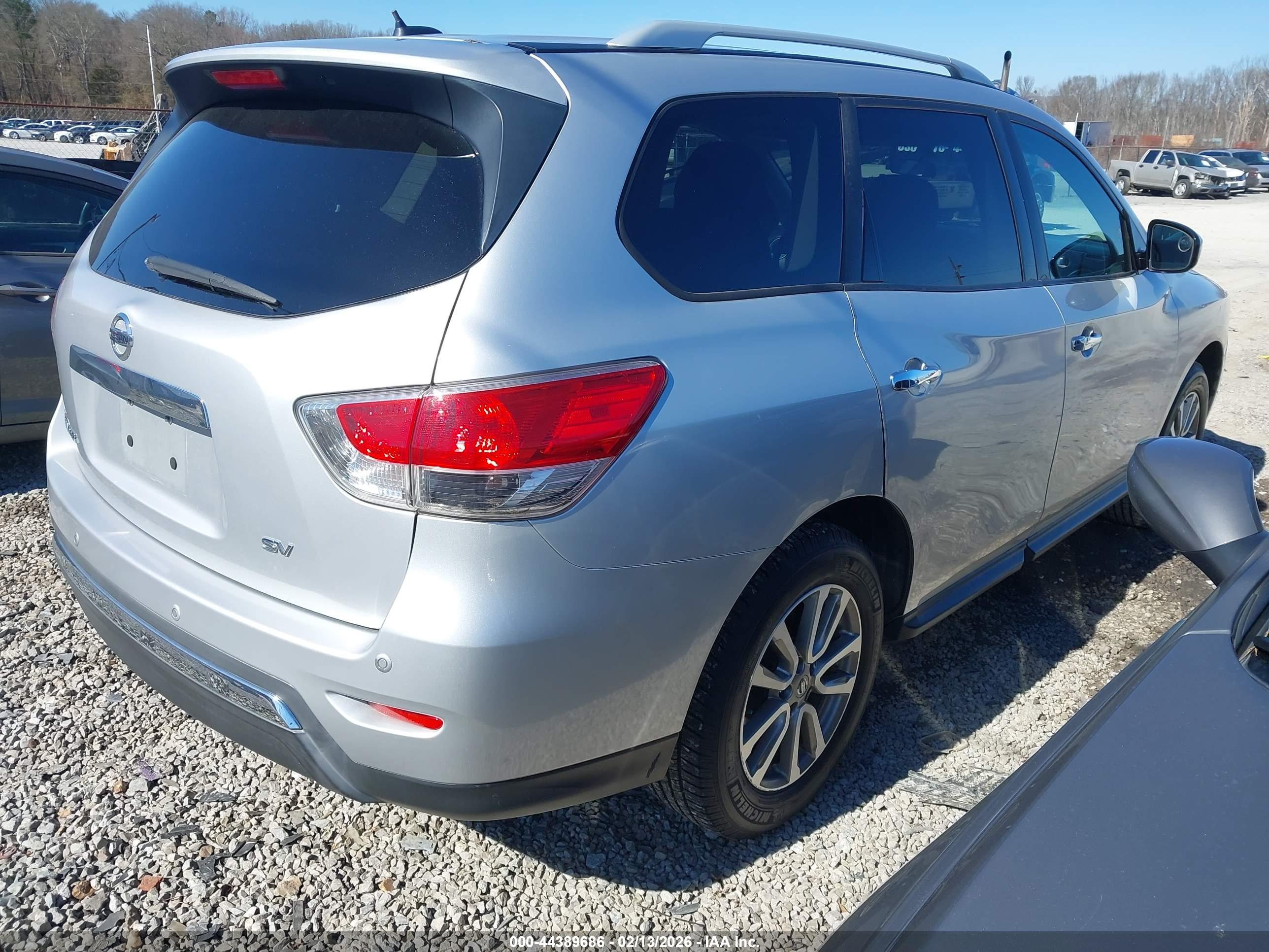 NISSAN PATHFINDER image 4