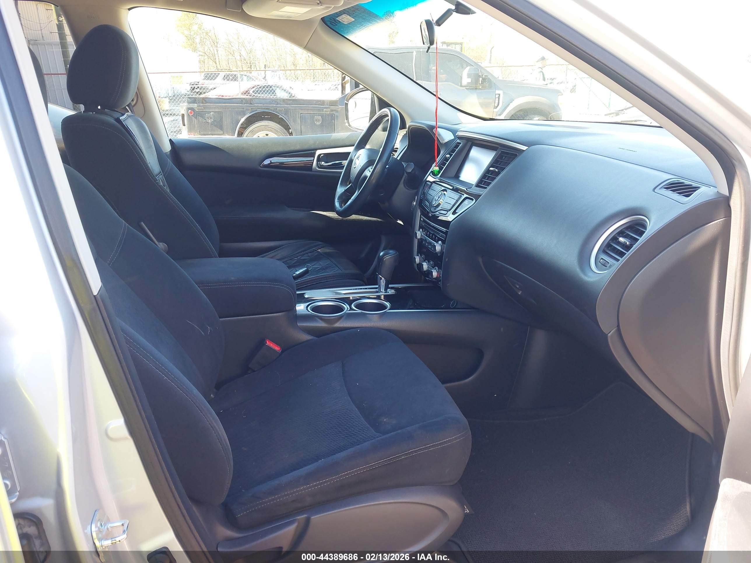 NISSAN PATHFINDER image 5