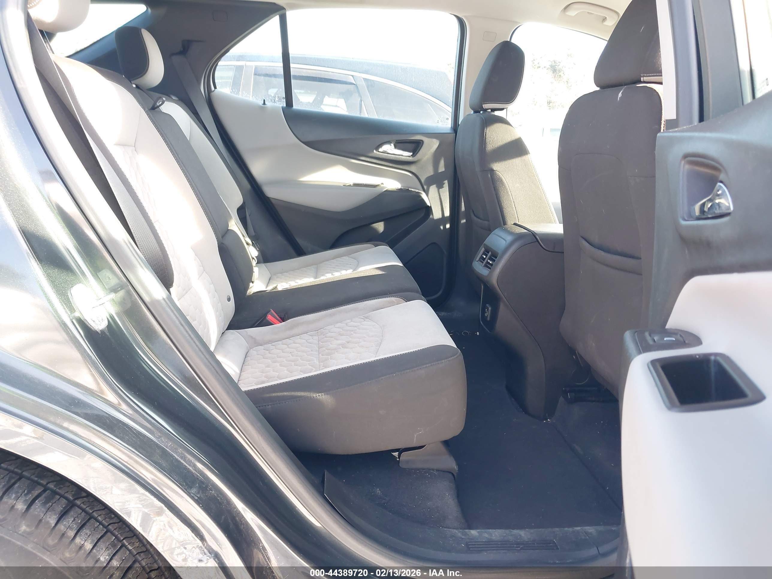 CHEVROLET EQUINOX image 8