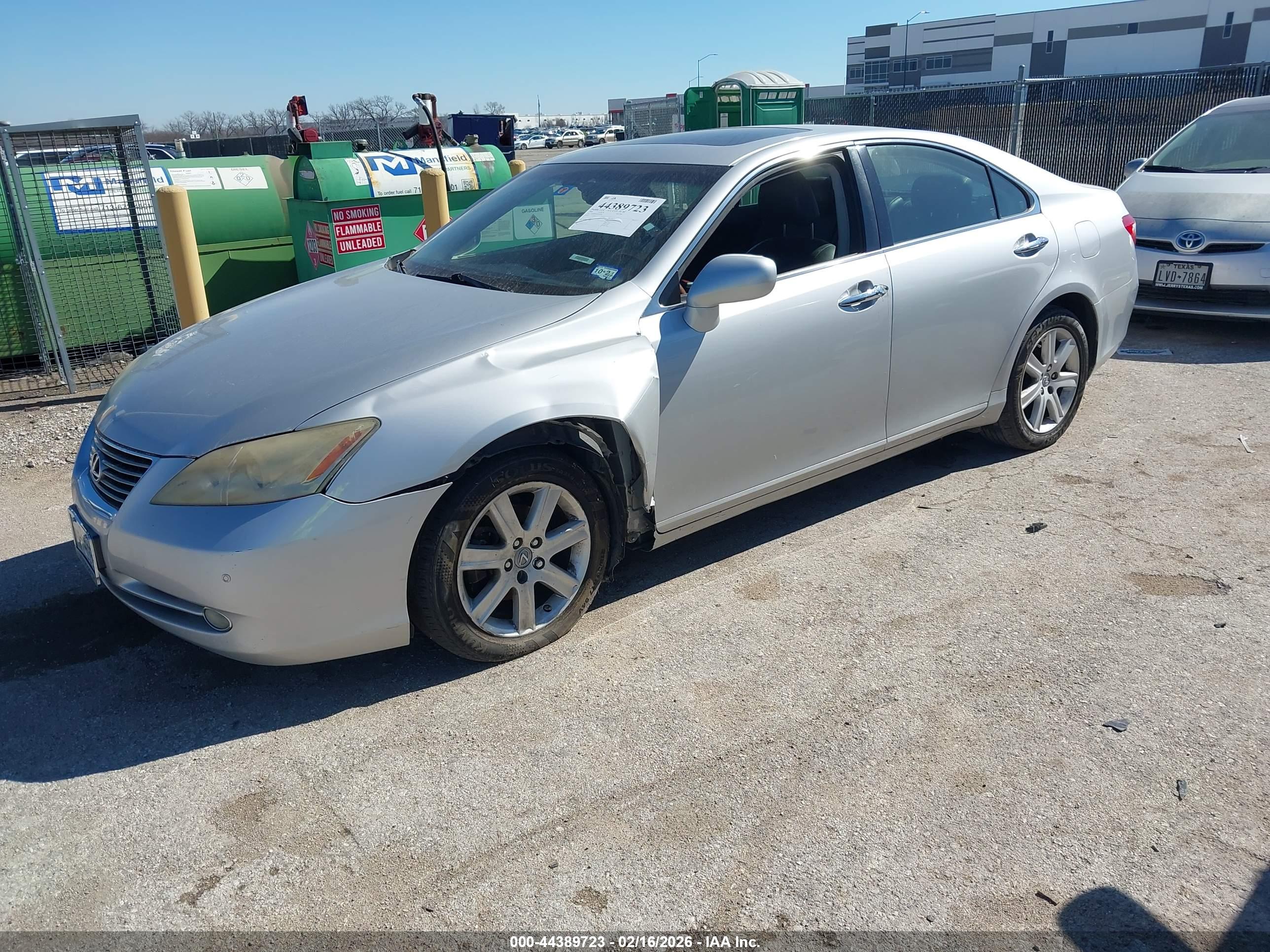 LEXUS ES image 2