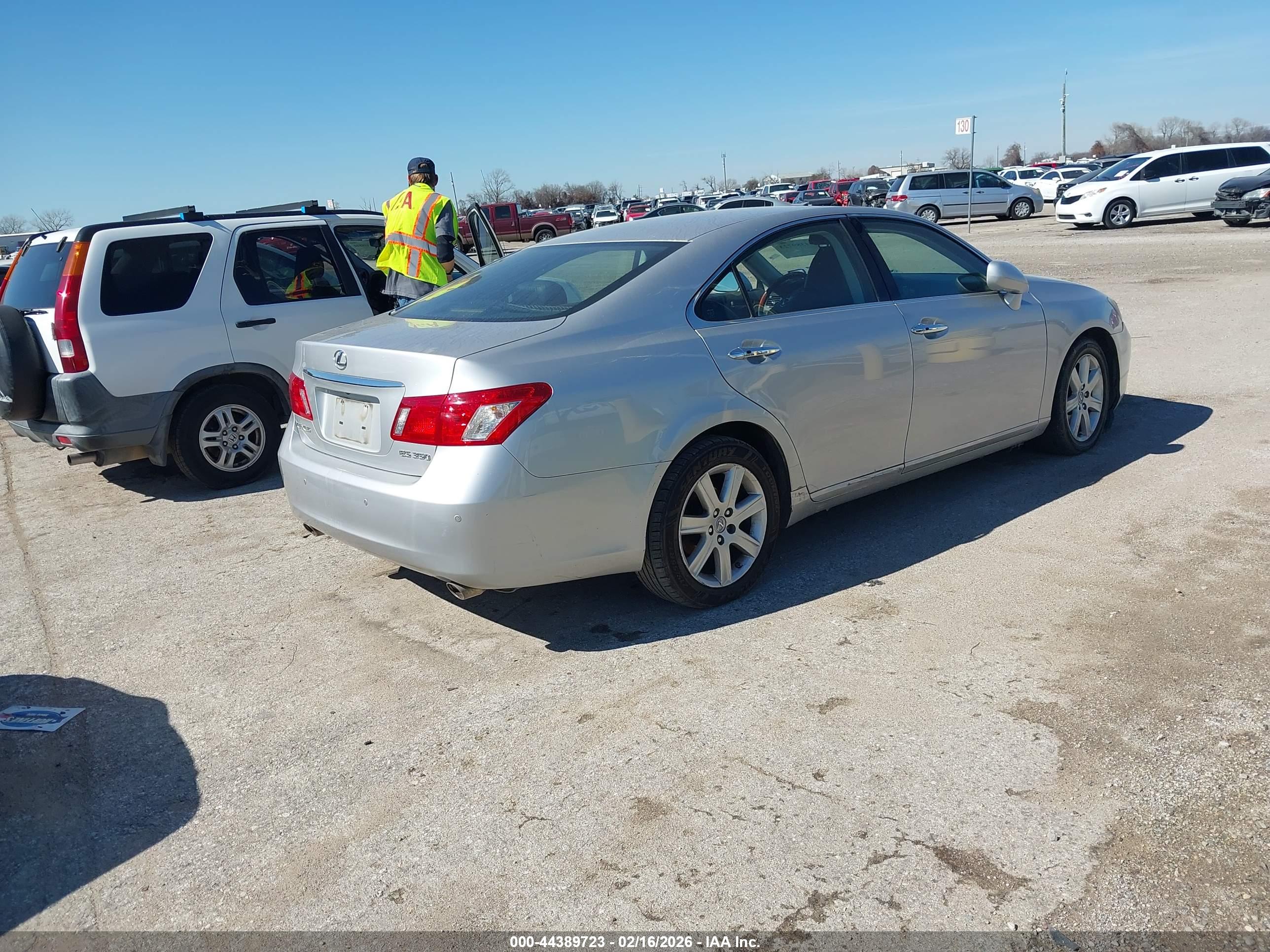 LEXUS ES image 4
