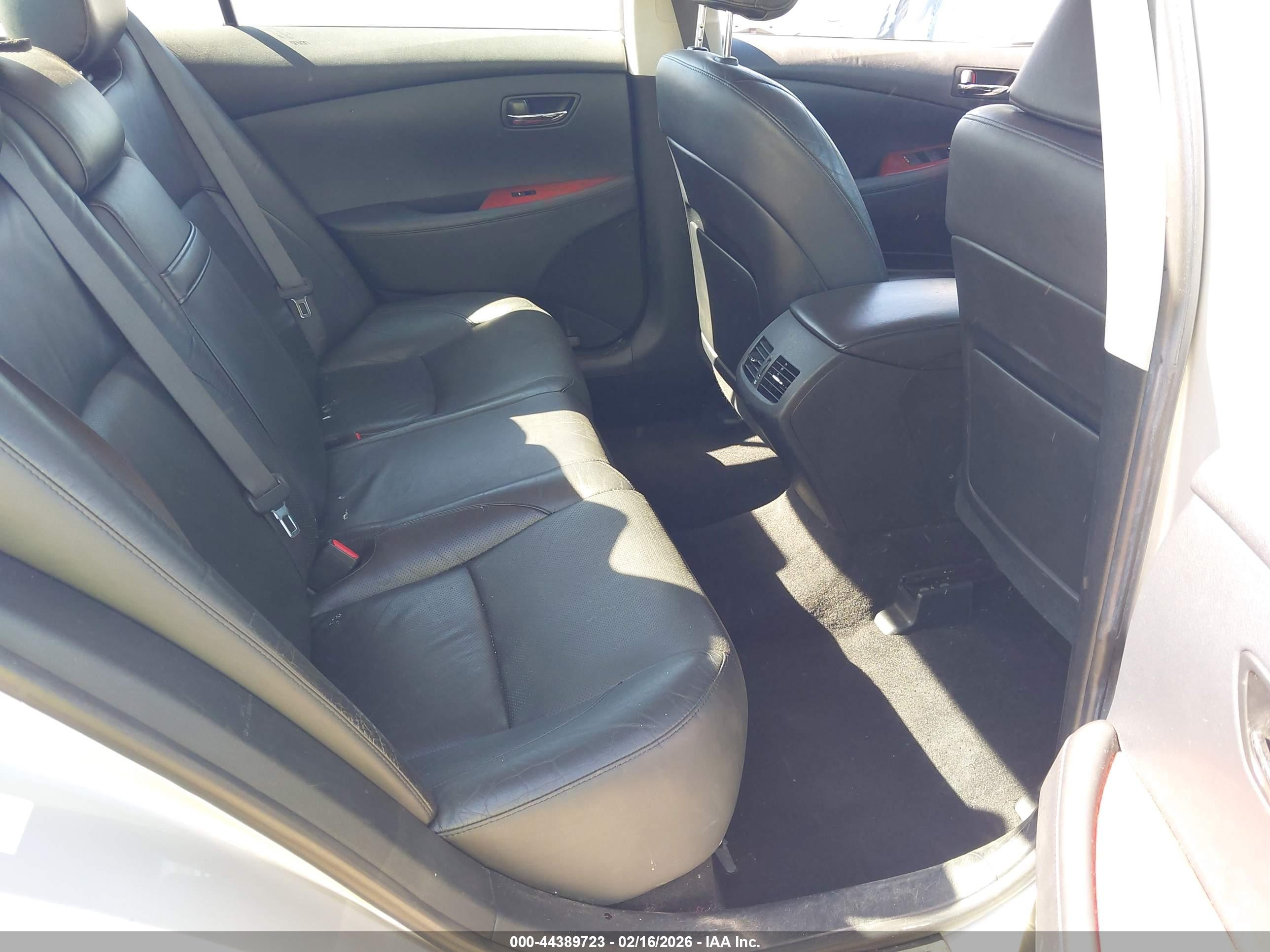 LEXUS ES image 8