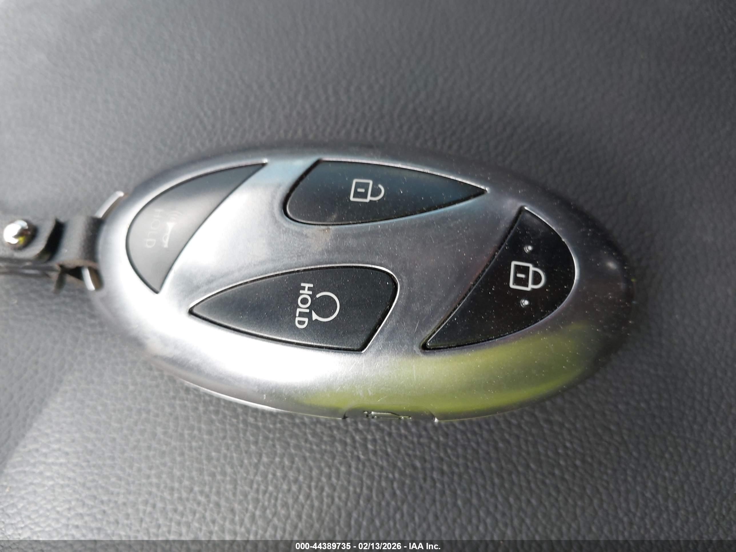HYUNDAI TUCSON image 11