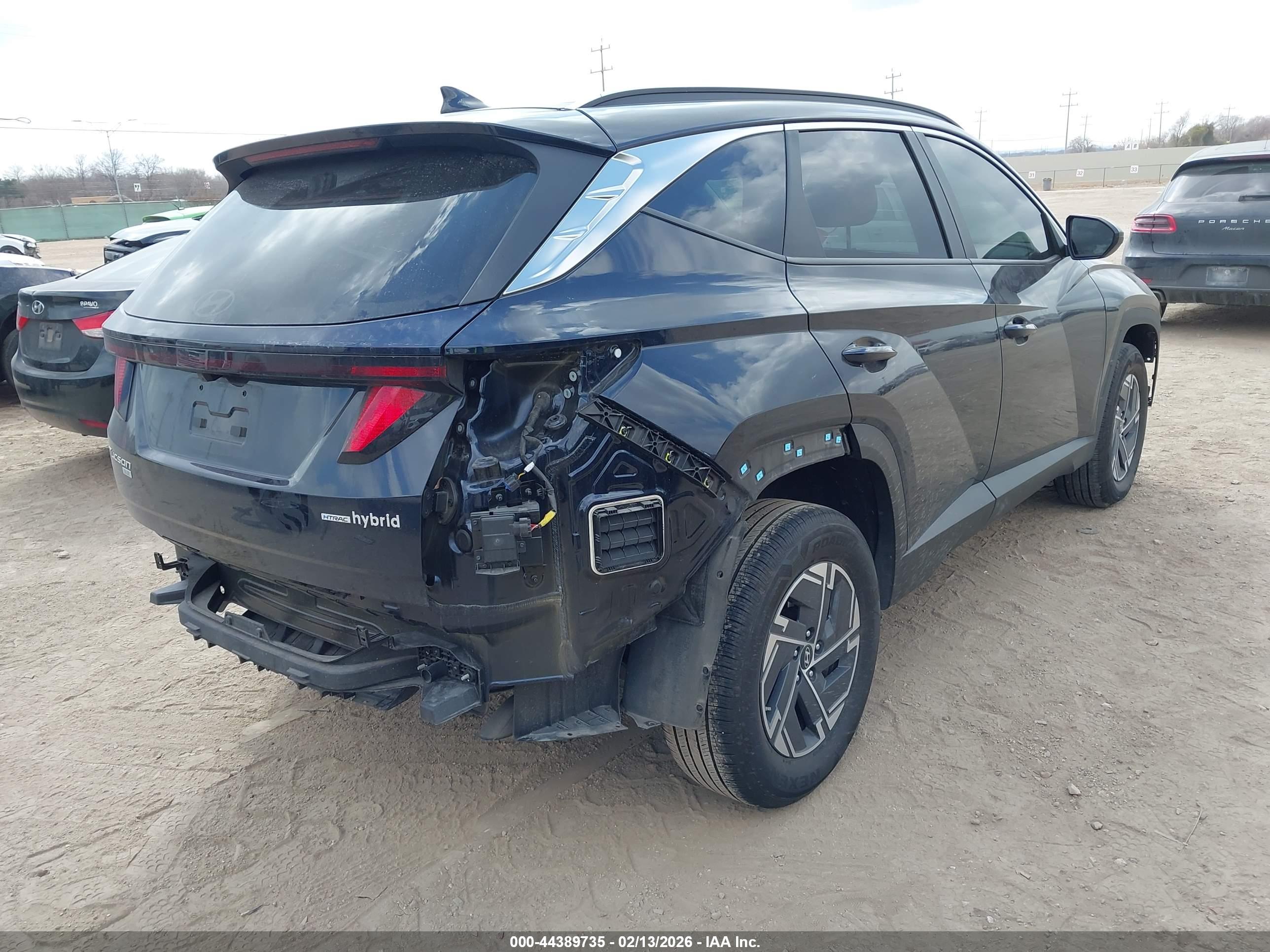 HYUNDAI TUCSON image 4