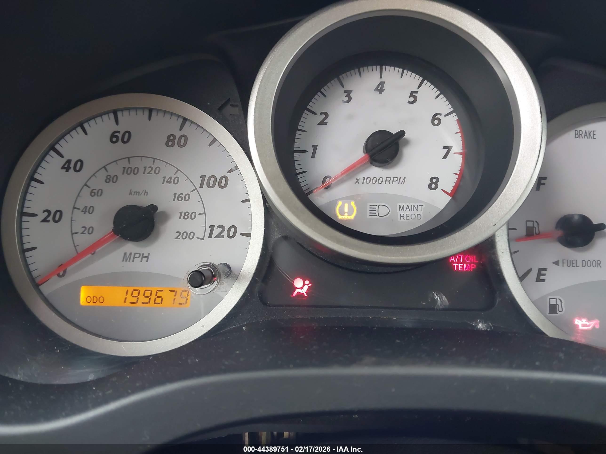 TOYOTA RAV4 image 7