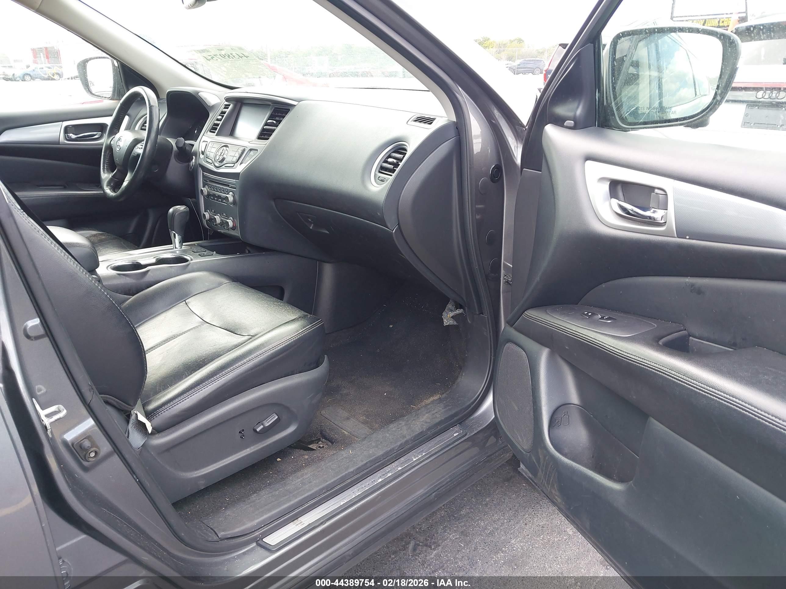 NISSAN PATHFINDER image 5