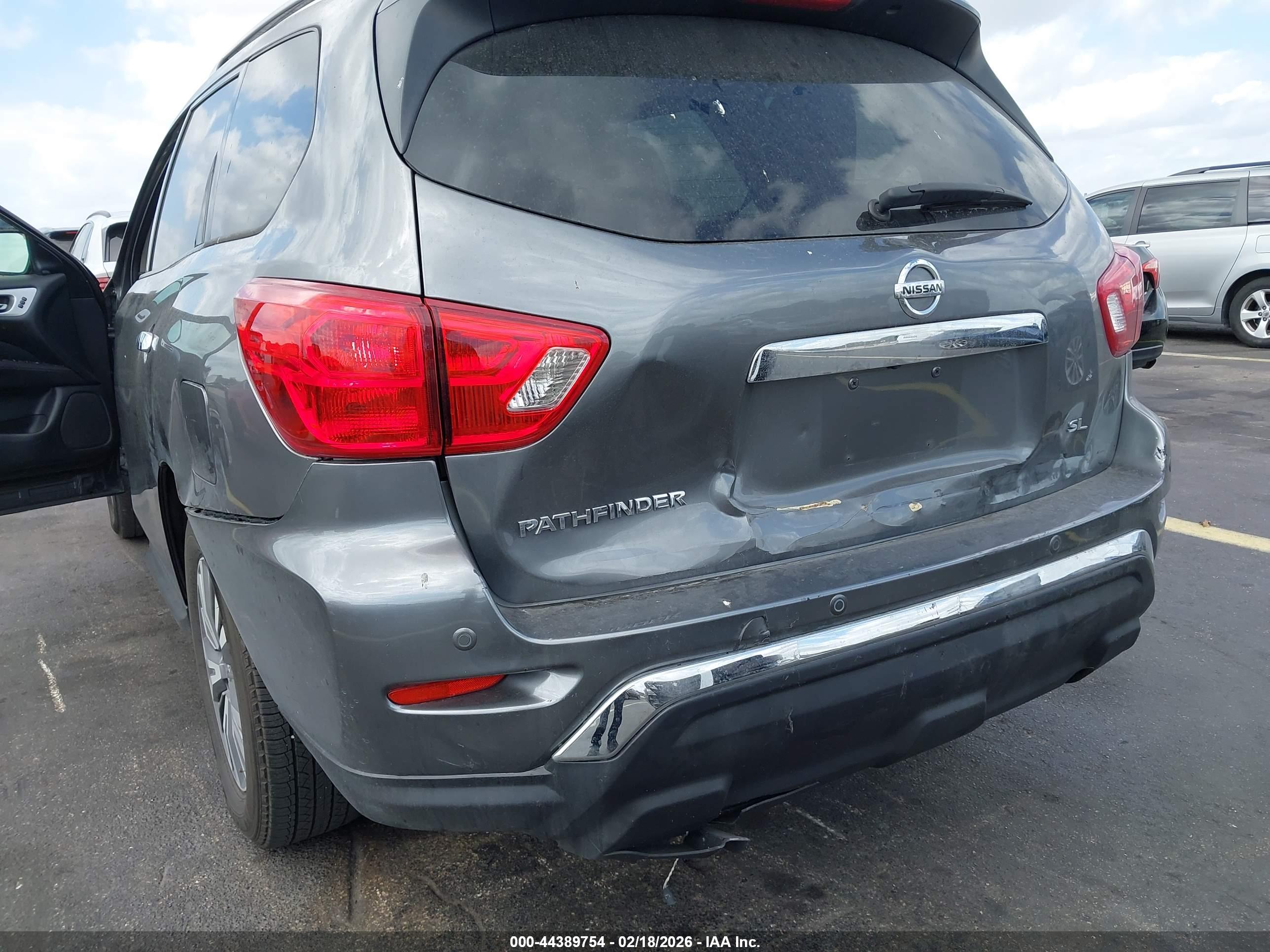 NISSAN PATHFINDER image 6